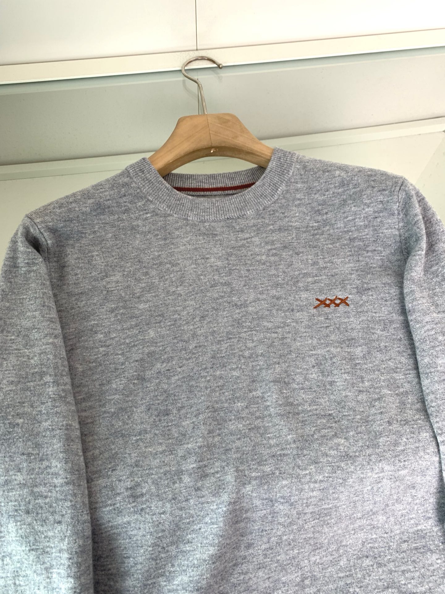 ，ZZ25FW秋冬新款进口超精细针织纤维圆领毛衣，男女同款经典XXX刺绣标识休闲套头毛衣针织衫！Z家万年