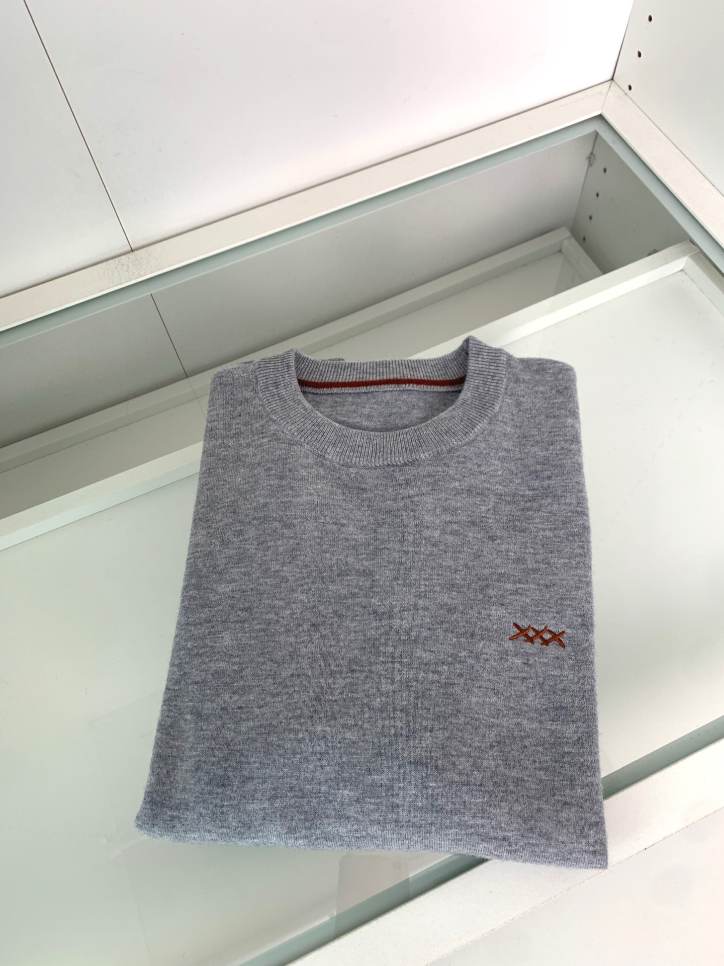 ，ZZ25FW秋冬新款进口超精细针织纤维圆领毛衣，男女同款经典XXX刺绣标识休闲套头毛衣针织衫！Z家万年