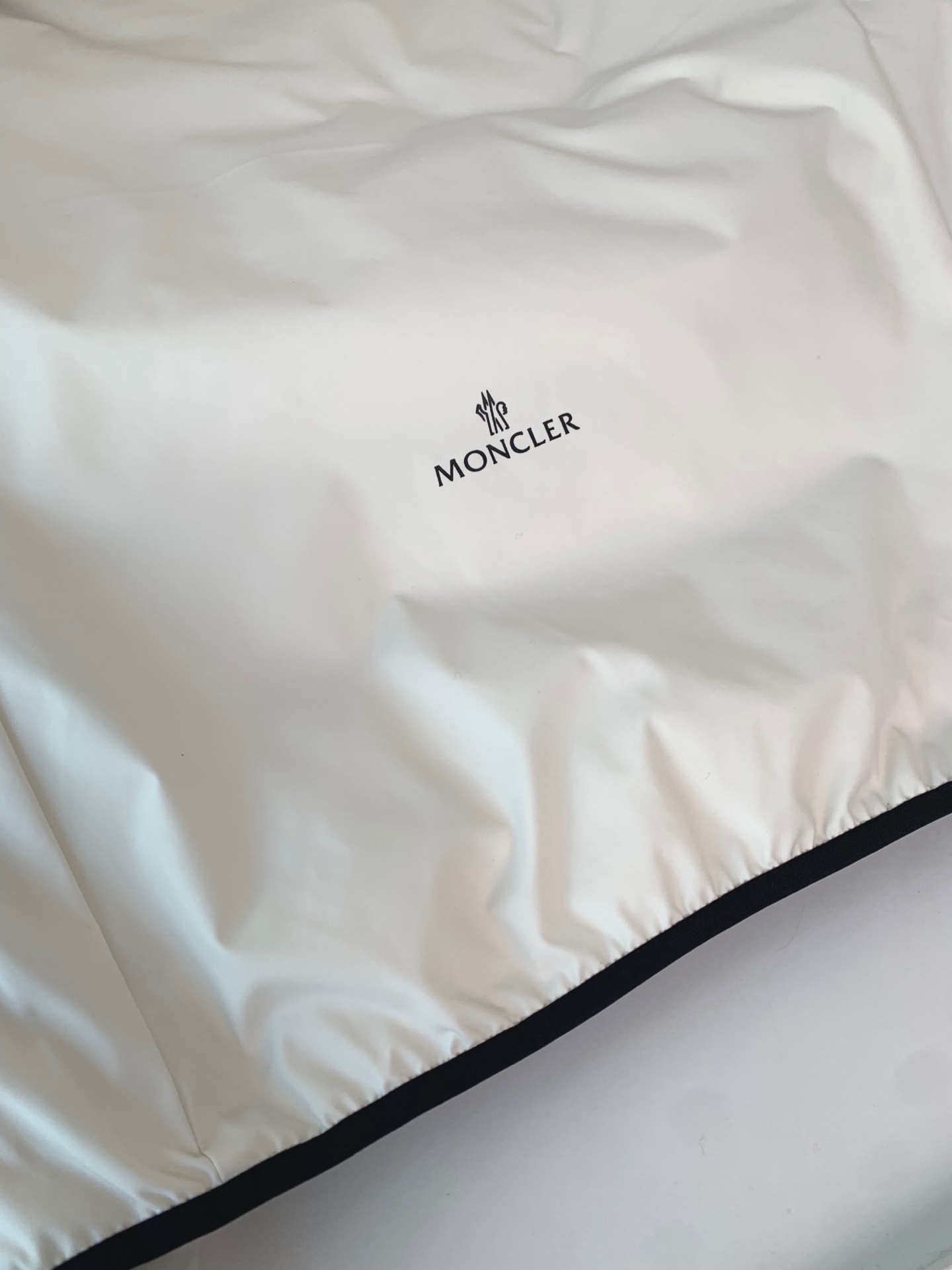 （A面三防面料）MON秋冬新款简约纯色休闲双面羽绒服！男士经典双面穿简约大气，采用三防面料，防水，防油污