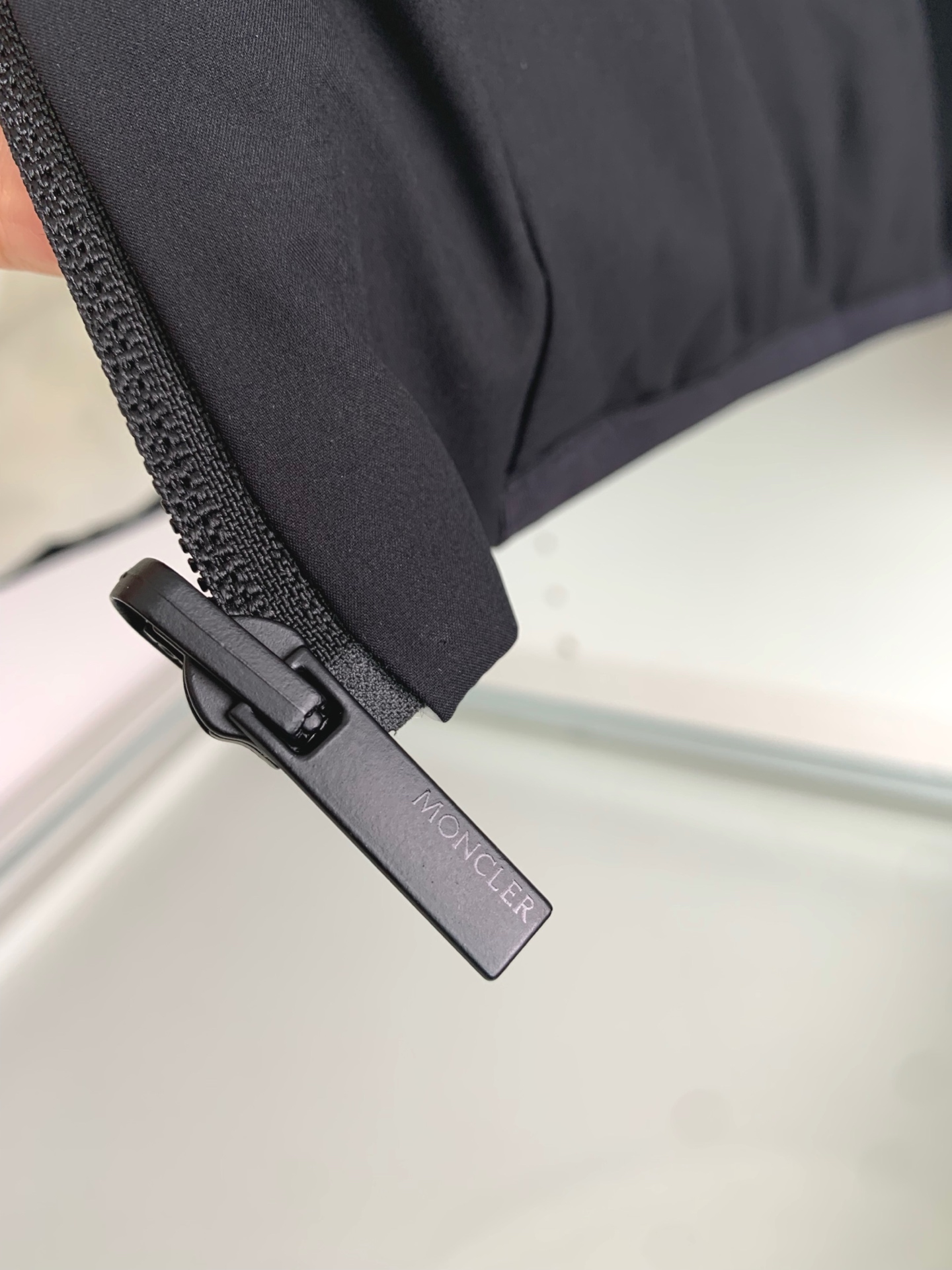 A面三防面料）MON秋冬新款简约纯色休闲双面羽绒服！男士经典双面穿简约大气，采用三防面料，防水，防油污，