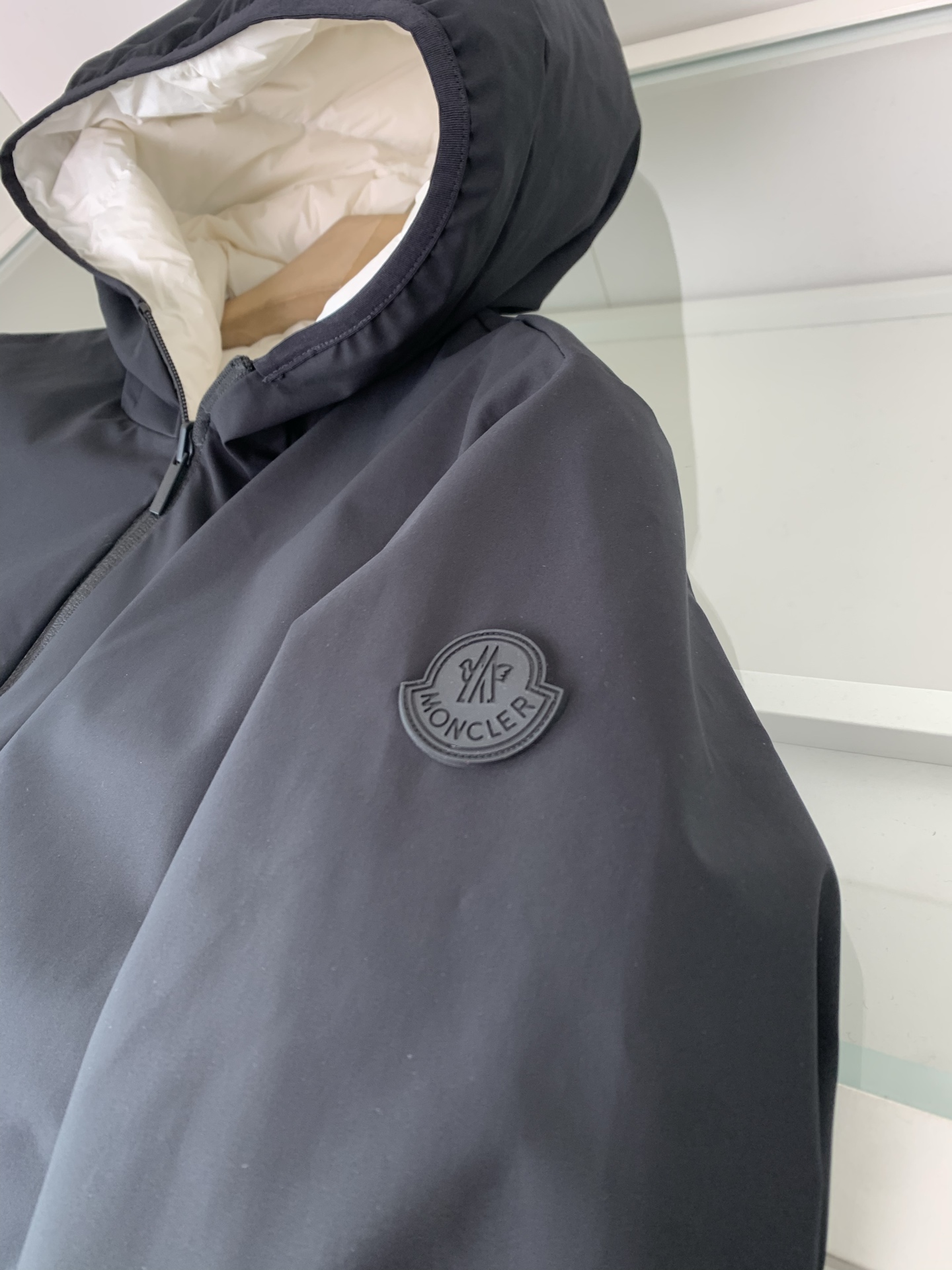 A面三防面料）MON秋冬新款简约纯色休闲双面羽绒服！男士经典双面穿简约大气，采用三防面料，防水，防油污，