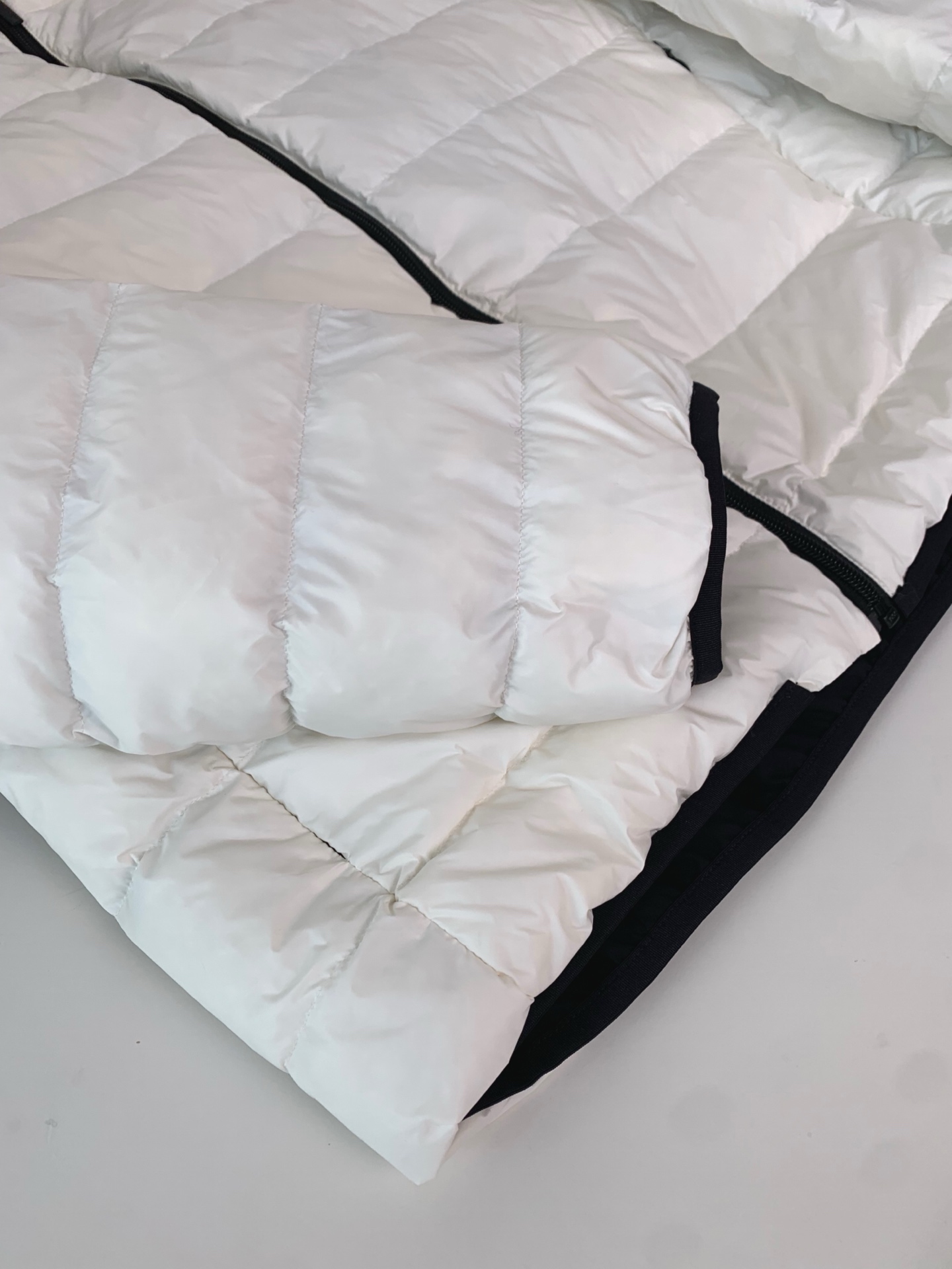 （B面羽绒服）MON秋冬新款简约纯色休闲双面羽绒服！男士经典双面穿简约大气，采用三防面料，防水，防油污，