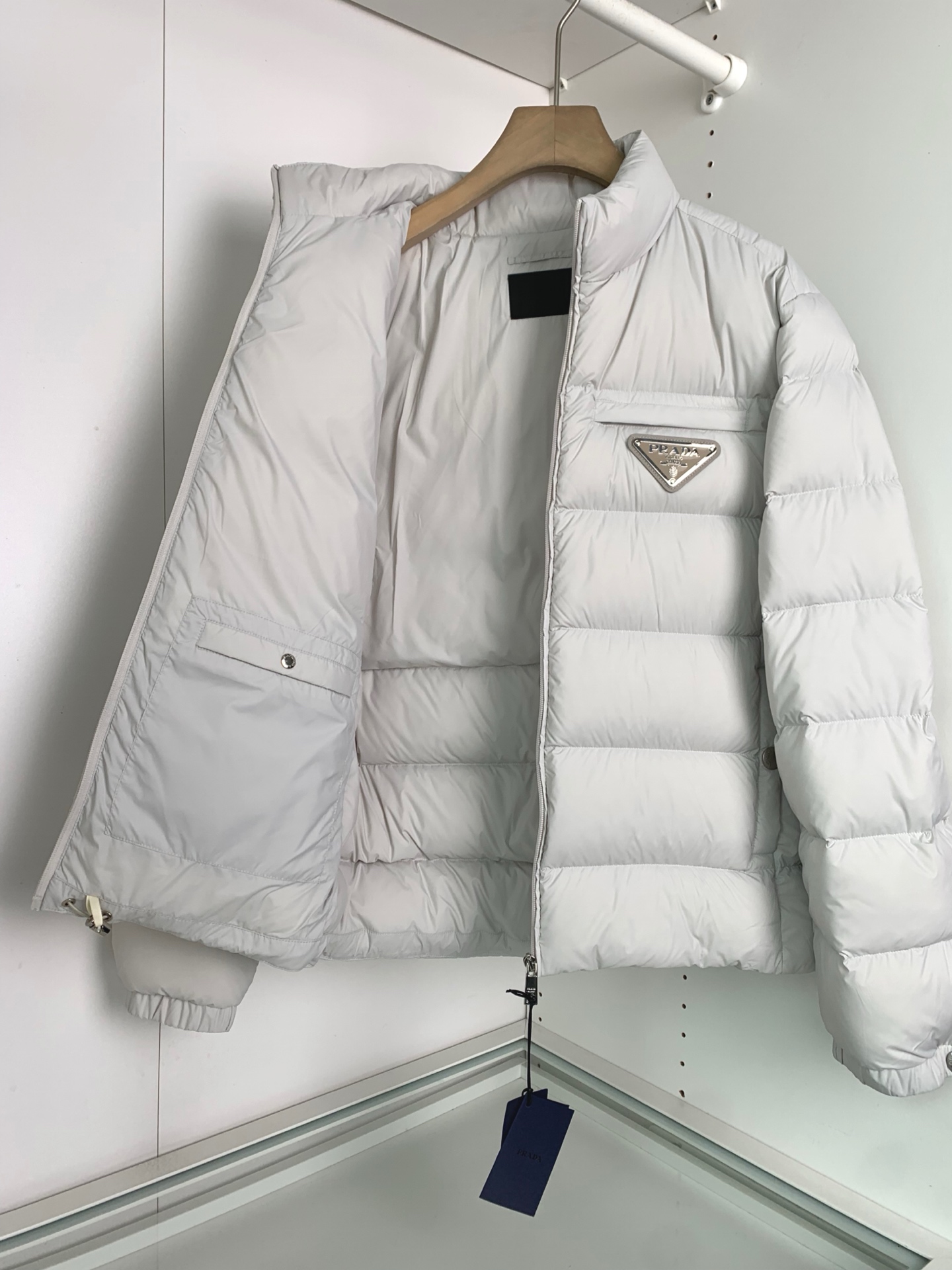 Pra新款三角标立领保暖羽绒服外套、贸易公司渠道稀出，同步官网发售！P家全新上线的功能性羽绒，现代运动线
