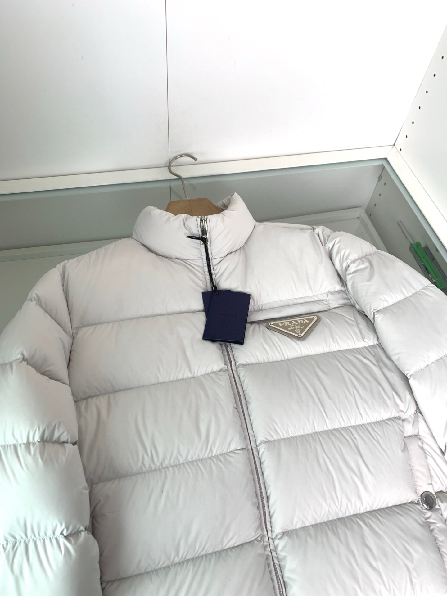 Pra新款三角标立领保暖羽绒服外套、贸易公司渠道稀出，同步官网发售！P家全新上线的功能性羽绒，现代运动线