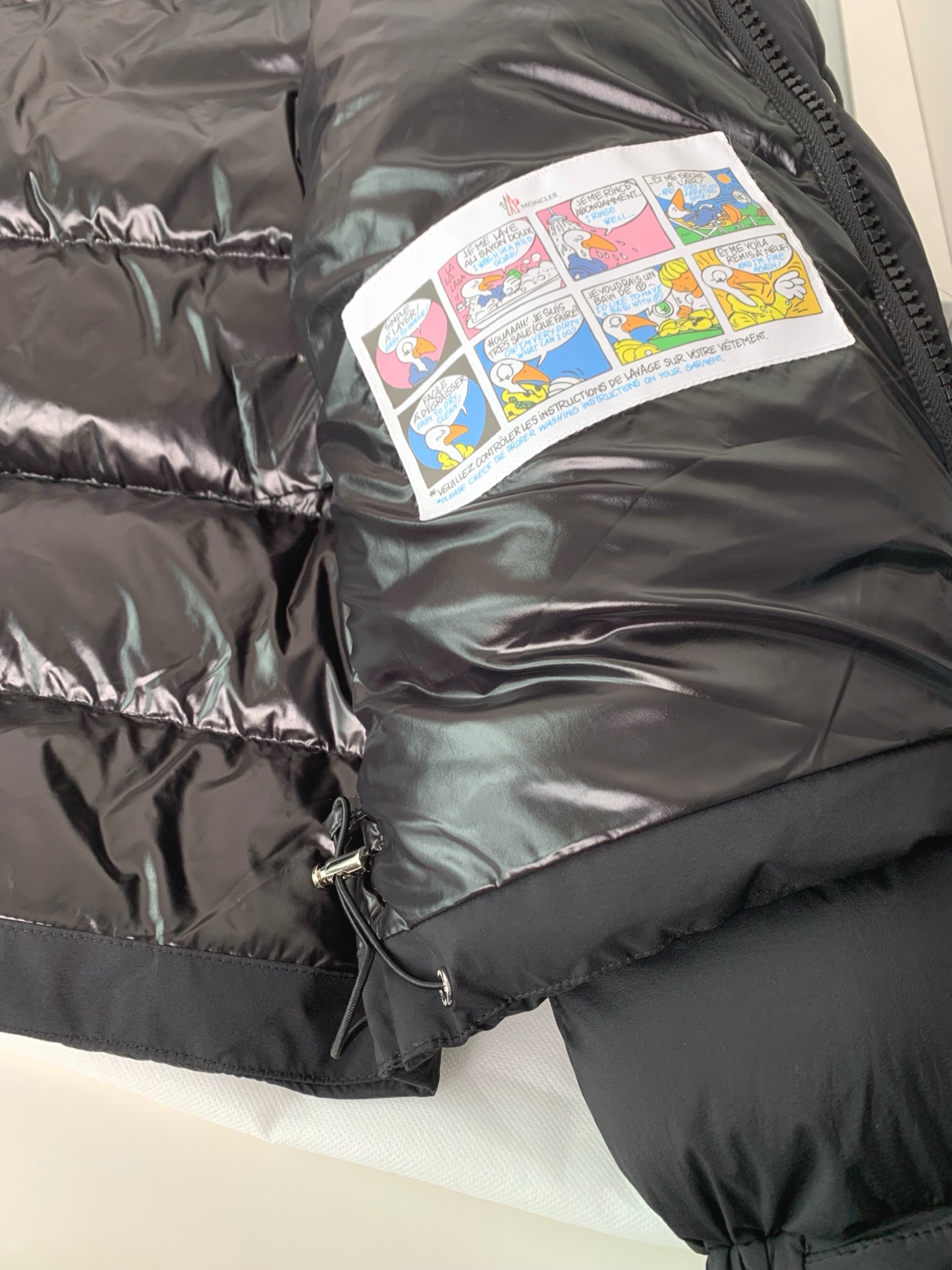 ，MON*Maya70周年限定款羽绒服继承经典款设计一如既往的爆款，年年经典！可脱卸帽羽绒服外套，贸易公