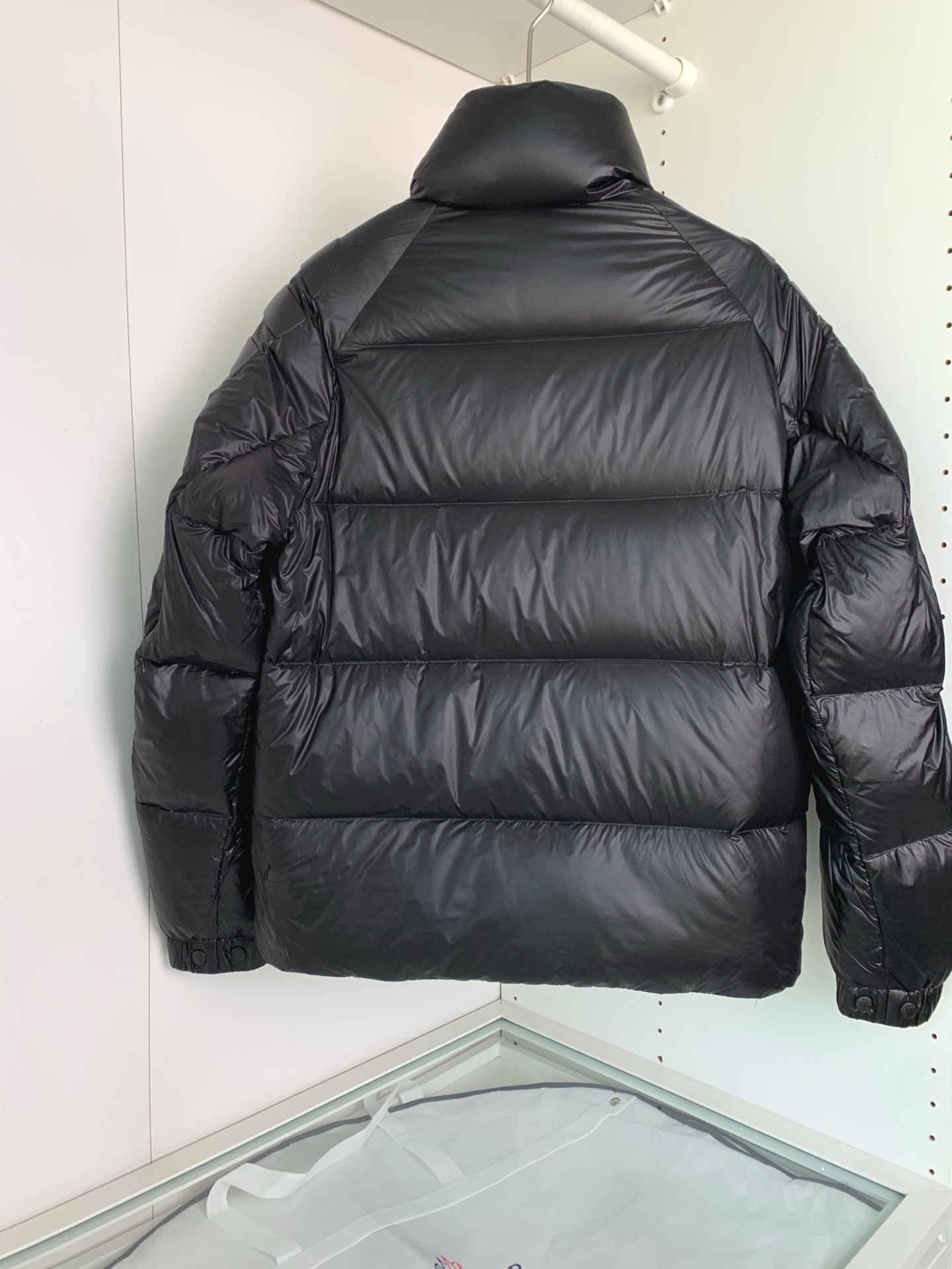 MON最新立领羽绒服 简约好看，时尚实用的基本款……韩国订单，90鹅绒填充 蓬松保暖，经典logo徽章刺