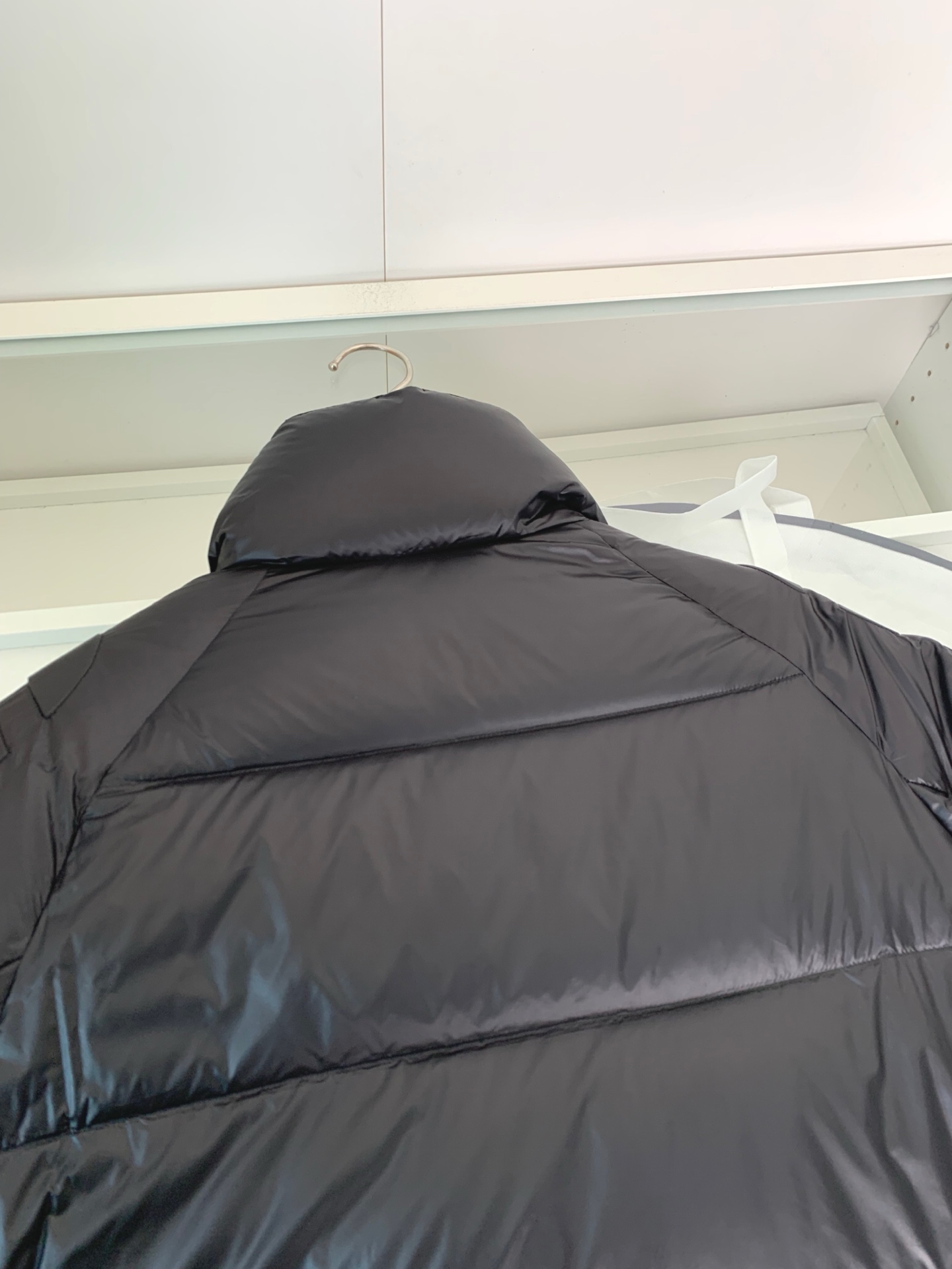 MON最新立领羽绒服 简约好看，时尚实用的基本款……韩国订单，90鹅绒填充 蓬松保暖，经典logo徽章刺