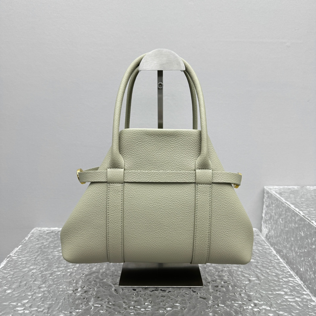 Loro Piana Ghiera Shopper: Green Leather Tote Bag with Ring Detail 20 i1750479005 3750 5