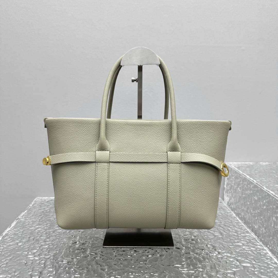 Loro Piana Ghiera Shopper: Green Leather Tote Bag with Ring Detail 15 i1750479005 4151 13