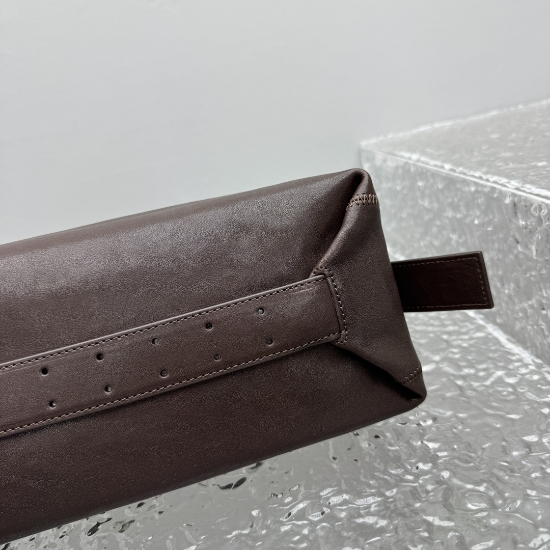 Lemaire Belted Baguette Brown Leather Shoulder Bag - Compact and Elegant 16 i1753867125 9445 4