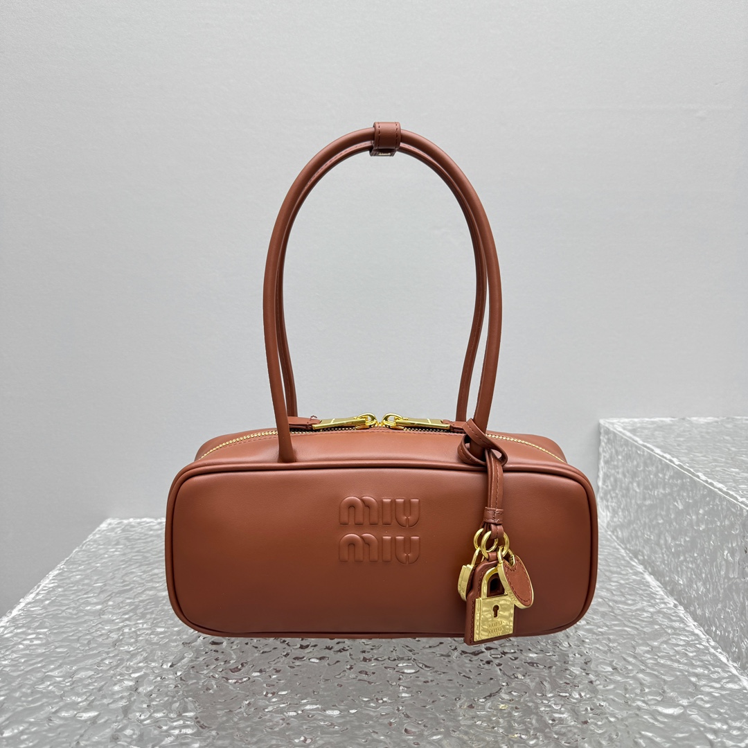 Miu Miu Style Red Leather Top Handle Bag Lookbook Reference image 2