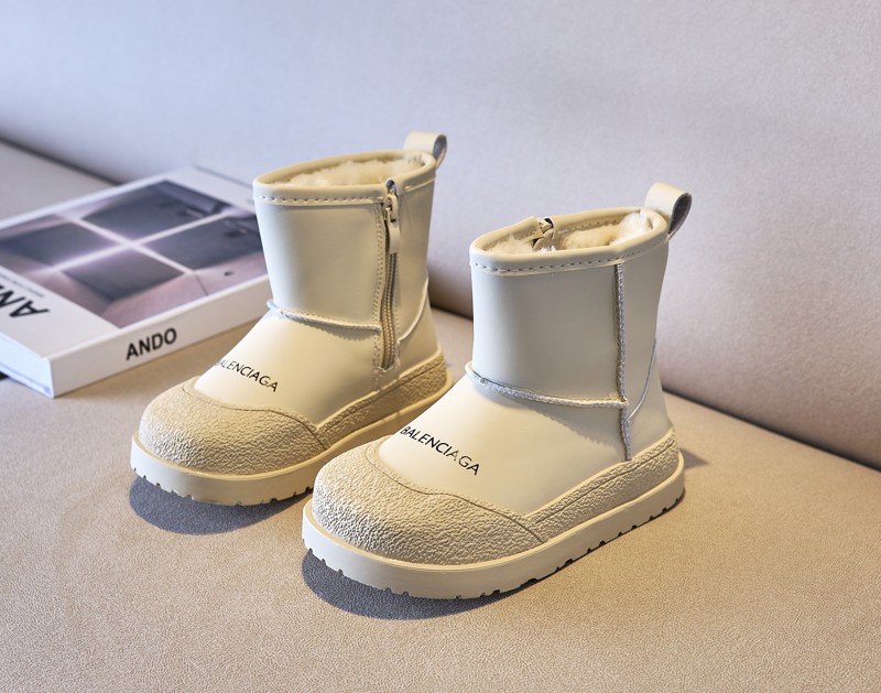 💝BALENCIAGA 雪地靴拉链款童鞋!💘💲 🚗BALENCIAGA冬季新款时尚加绒保暖棉靴最火爆的网红款儿童雪地靴🛵 🔥巴黎世家欧洲站平底男女童百搭个性潮流厚底防滑炸街童鞋丑萌防雨淋棉鞋💥 🍎官网潮牌韩版最新款防滑增高底透气休闲经典款亲子潮鞋轻便大头防踢脚童鞋🎈 🍒颜色: 黑色,白色 尺码:26-37码-选品中心