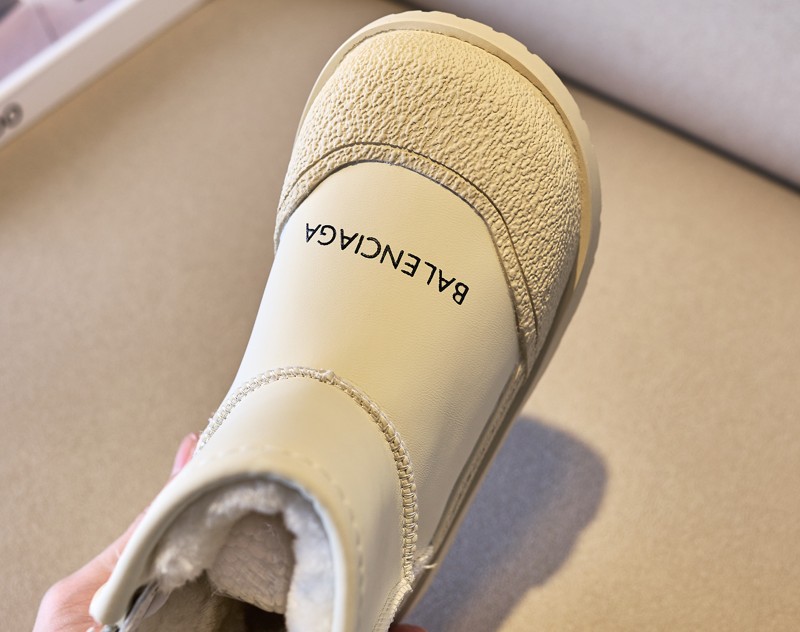 图片[3]-💝BALENCIAGA 雪地靴拉链款童鞋！💘💲 🚗BALENCIAGA冬季新款时尚加绒保暖棉靴最火爆的网红款儿童雪地靴🛵 🔥巴黎世家欧洲站平底男女童百搭个性潮流厚底防滑炸街童鞋丑萌防雨淋棉鞋💥 🍎官网潮牌韩版最新款防滑增高底透气休闲经典款亲子潮鞋轻便大头防踢脚童鞋🎈 🍒颜色： 黑色，白色 尺码：26-37码-选品中心
