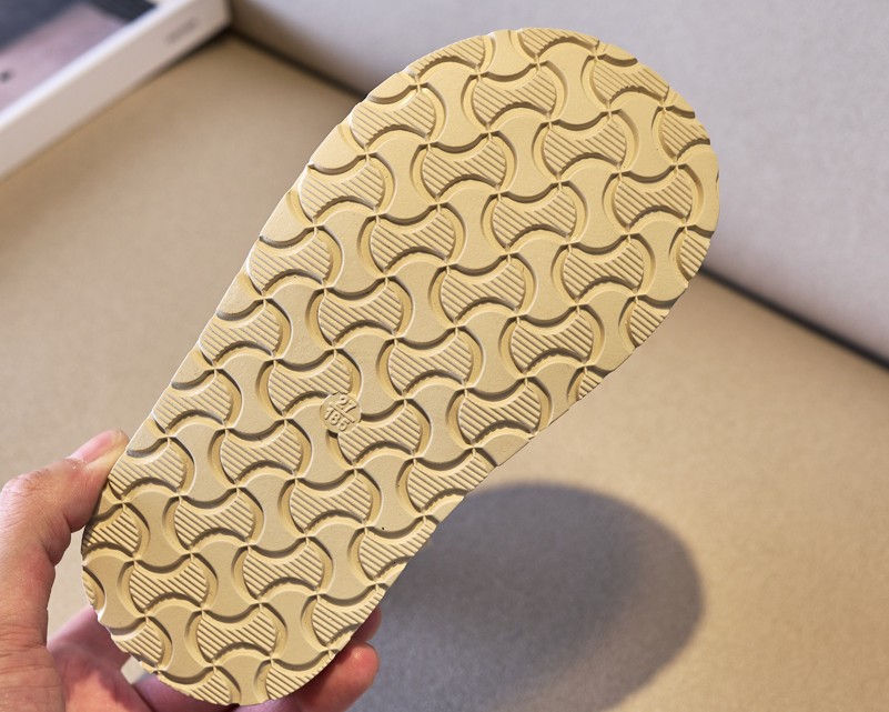 图片[5]-💝BALENCIAGA 雪地靴拉链款童鞋！💘💲 🚗BALENCIAGA冬季新款时尚加绒保暖棉靴最火爆的网红款儿童雪地靴🛵 🔥巴黎世家欧洲站平底男女童百搭个性潮流厚底防滑炸街童鞋丑萌防雨淋棉鞋💥 🍎官网潮牌韩版最新款防滑增高底透气休闲经典款亲子潮鞋轻便大头防踢脚童鞋🎈 🍒颜色： 黑色，白色 尺码：26-37码-选品中心