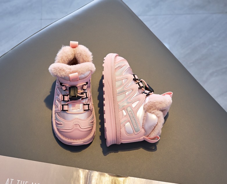 图片[5]-💖萨络蒙XT-Q加绒卡扣雪地靴！💘💲 🚗纯原萨络蒙 XT-Q 加绒卡扣保暖防水儿童休闲越野机能运动跑步鞋雪地靴🛵 💥SALOMON欧洲站厚底老爹鞋户外徒步鞋男女童百搭跑步鞋加棉雪地鞋童鞋💖 💘官网潮牌韩版最新款防滑耐磨加厚底透气休闲经典冬季潮鞋一脚蹬短靴棉靴🍎 🍒颜色： 黑，粉，灰 尺码：26-37码-选品中心