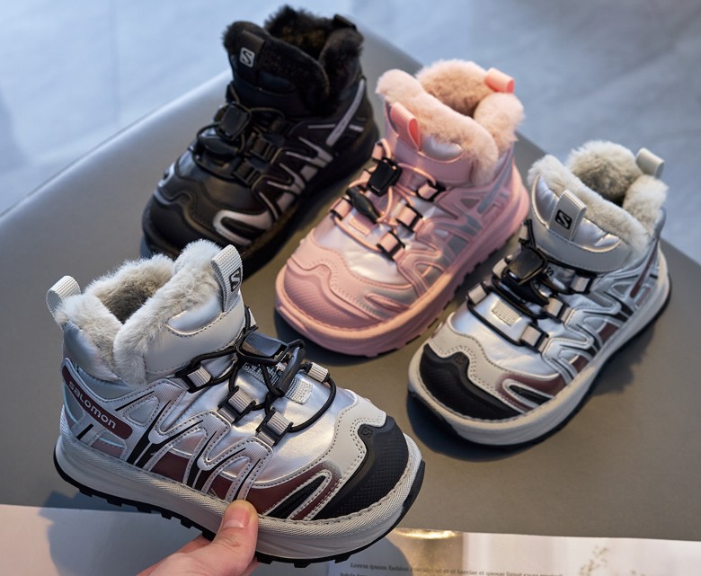 图片[6]-💖萨络蒙XT-Q加绒卡扣雪地靴！💘💲 🚗纯原萨络蒙 XT-Q 加绒卡扣保暖防水儿童休闲越野机能运动跑步鞋雪地靴🛵 💥SALOMON欧洲站厚底老爹鞋户外徒步鞋男女童百搭跑步鞋加棉雪地鞋童鞋💖 💘官网潮牌韩版最新款防滑耐磨加厚底透气休闲经典冬季潮鞋一脚蹬短靴棉靴🍎 🍒颜色： 黑，粉，灰 尺码：26-37码-选品中心