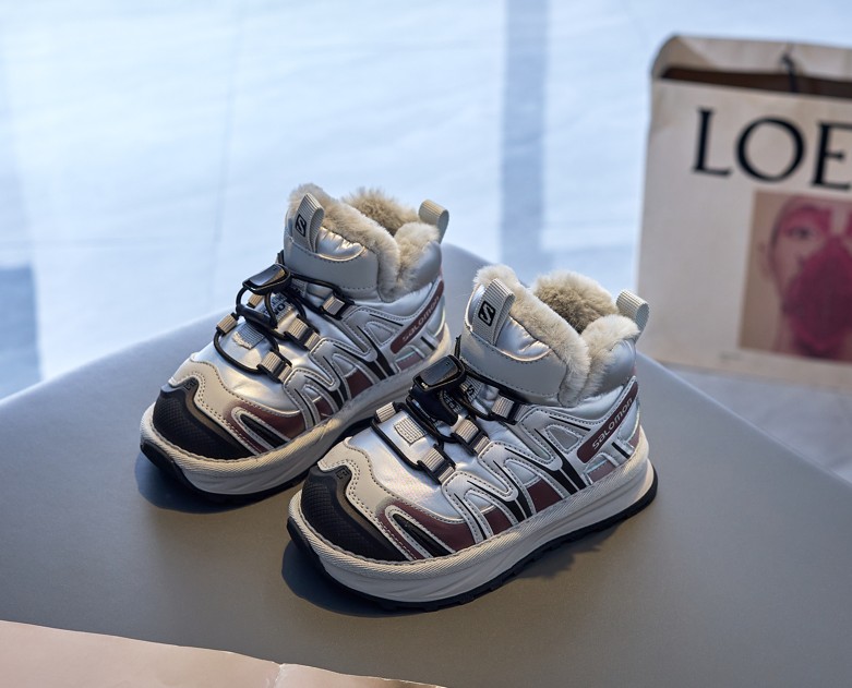 💖萨络蒙XT-Q加绒卡扣雪地靴！💘💲 🚗纯原萨络蒙 XT-Q 加绒卡扣保暖防水儿童休闲越野机能运动跑步鞋雪地靴🛵 💥SALOMON欧洲站厚底老爹鞋户外徒步鞋男女童百搭跑步鞋加棉雪地鞋童鞋💖 💘官网潮牌韩版最新款防滑耐磨加厚底透气休闲经典冬季潮鞋一脚蹬短靴棉靴🍎 🍒颜色： 黑，粉，灰 尺码：26-37码-选品中心