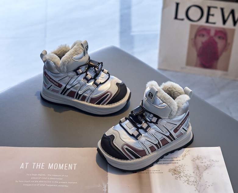 图片[2]-💖萨络蒙XT-Q加绒卡扣雪地靴！💘💲 🚗纯原萨络蒙 XT-Q 加绒卡扣保暖防水儿童休闲越野机能运动跑步鞋雪地靴🛵 💥SALOMON欧洲站厚底老爹鞋户外徒步鞋男女童百搭跑步鞋加棉雪地鞋童鞋💖 💘官网潮牌韩版最新款防滑耐磨加厚底透气休闲经典冬季潮鞋一脚蹬短靴棉靴🍎 🍒颜色： 黑，粉，灰 尺码：26-37码-选品中心