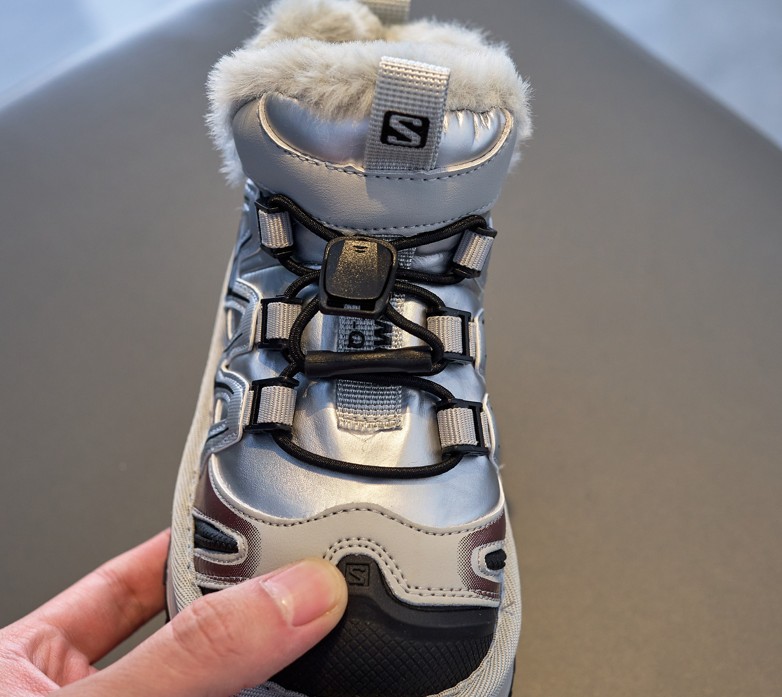 图片[2]-💖萨络蒙XT-Q加绒卡扣雪地靴！💘💲 🚗纯原萨络蒙 XT-Q 加绒卡扣保暖防水儿童休闲越野机能运动跑步鞋雪地靴🛵 💥SALOMON欧洲站厚底老爹鞋户外徒步鞋男女童百搭跑步鞋加棉雪地鞋童鞋💖 💘官网潮牌韩版最新款防滑耐磨加厚底透气休闲经典冬季潮鞋一脚蹬短靴棉靴🍎 🍒颜色： 黑，粉，灰 尺码：26-37码-选品中心