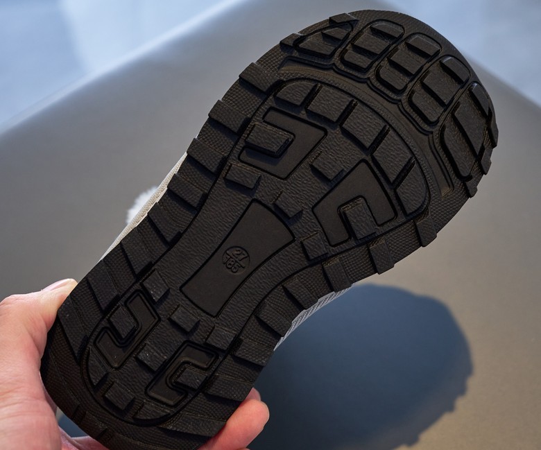 图片[7]-💖萨络蒙XT-Q加绒卡扣雪地靴！💘💲 🚗纯原萨络蒙 XT-Q 加绒卡扣保暖防水儿童休闲越野机能运动跑步鞋雪地靴🛵 💥SALOMON欧洲站厚底老爹鞋户外徒步鞋男女童百搭跑步鞋加棉雪地鞋童鞋💖 💘官网潮牌韩版最新款防滑耐磨加厚底透气休闲经典冬季潮鞋一脚蹬短靴棉靴🍎 🍒颜色： 黑，粉，灰 尺码：26-37码-选品中心