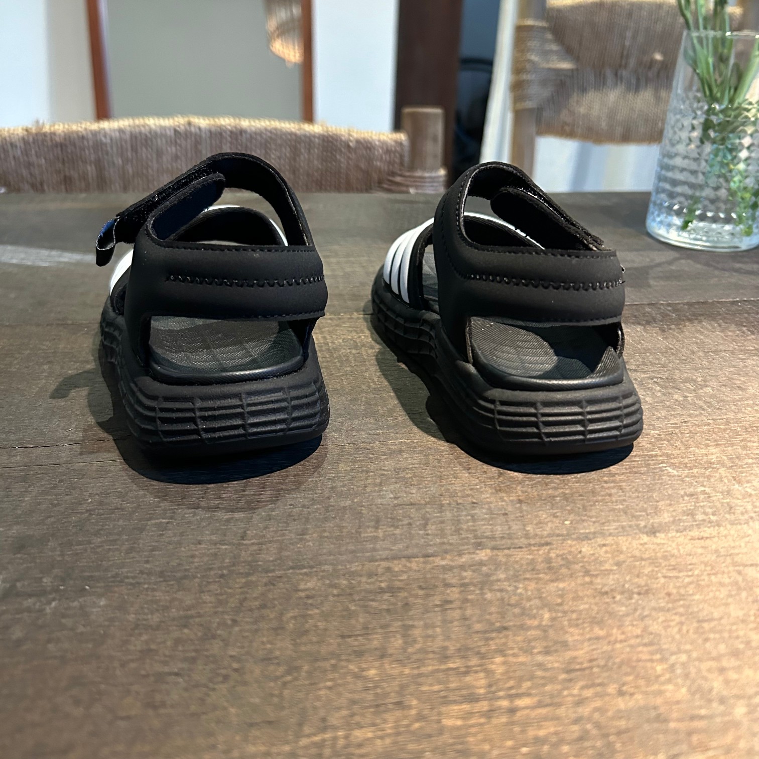 图片[6]-特价不退不换💝ADIDAS DURAMO SANDAQA 🎈💲 🚗ADIDAS三叶草露趾魔术贴透气休闲童鞋凉鞋🛵 🍎阿迪达斯官网最新款户外小众夏款凉鞋沙滩鞋💘 💖夏季韩版防滑软底透气休闲超轻便沙滩鞋潮鞋童鞋 ❤️ 🍒 颜色： 白，黑 尺码：26-37码-选品中心