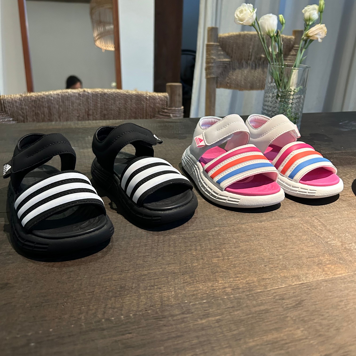 图片[7]-特价不退不换💝ADIDAS DURAMO SANDAQA 🎈💲 🚗ADIDAS三叶草露趾魔术贴透气休闲童鞋凉鞋🛵 🍎阿迪达斯官网最新款户外小众夏款凉鞋沙滩鞋💘 💖夏季韩版防滑软底透气休闲超轻便沙滩鞋潮鞋童鞋 ❤️ 🍒 颜色： 白，黑 尺码：26-37码-选品中心