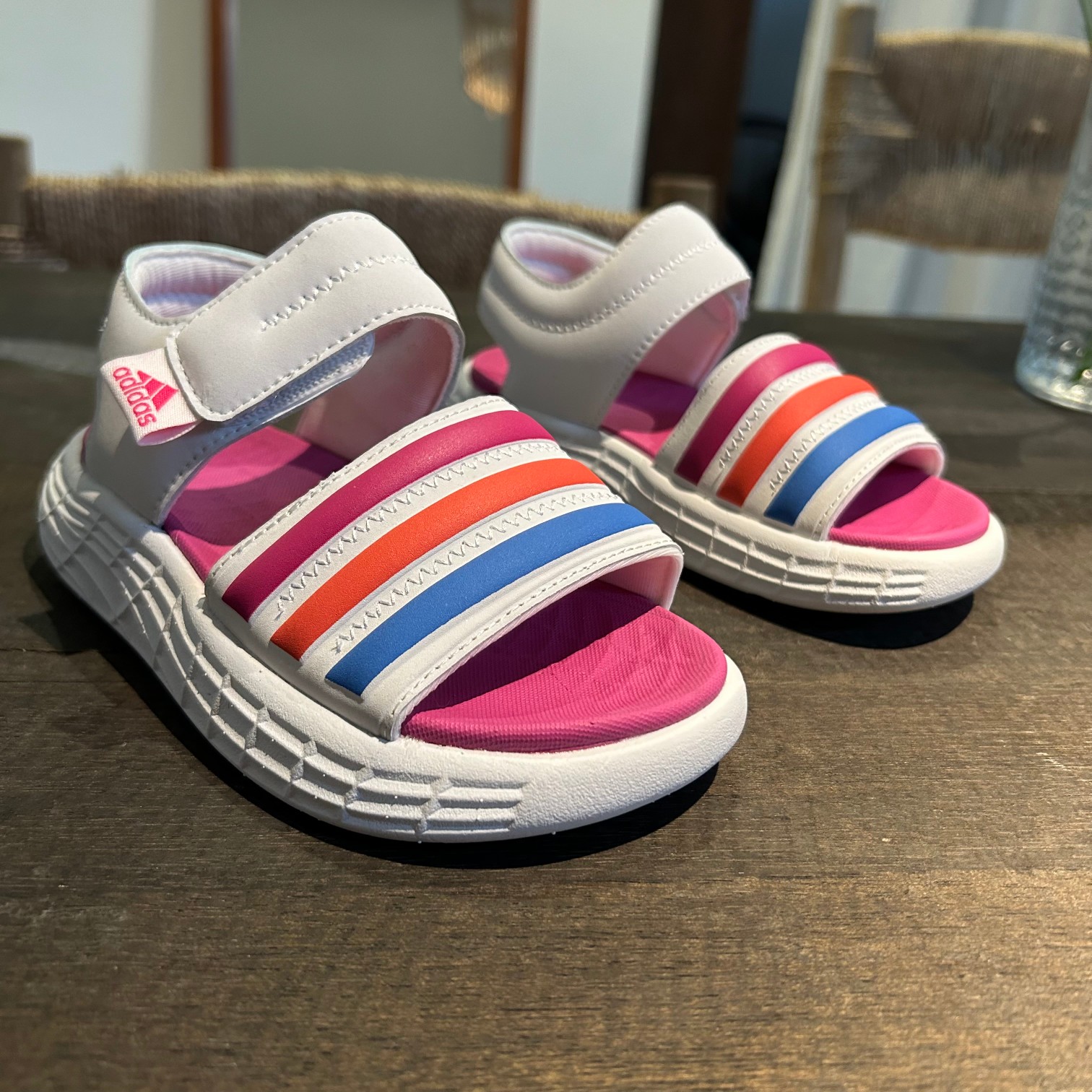 图片[4]-特价不退不换💝ADIDAS DURAMO SANDAQA 🎈 🚗ADIDAS三叶草露趾魔术贴透气休闲童鞋凉鞋🛵 🍎阿迪达斯官网最新款户外小众夏款凉鞋沙滩鞋💘 💖夏季韩版防滑软底透气休闲超轻便沙滩鞋潮鞋童鞋 ❤️ 🍒 颜色： 白，黑 尺码：26-37码-选品中心