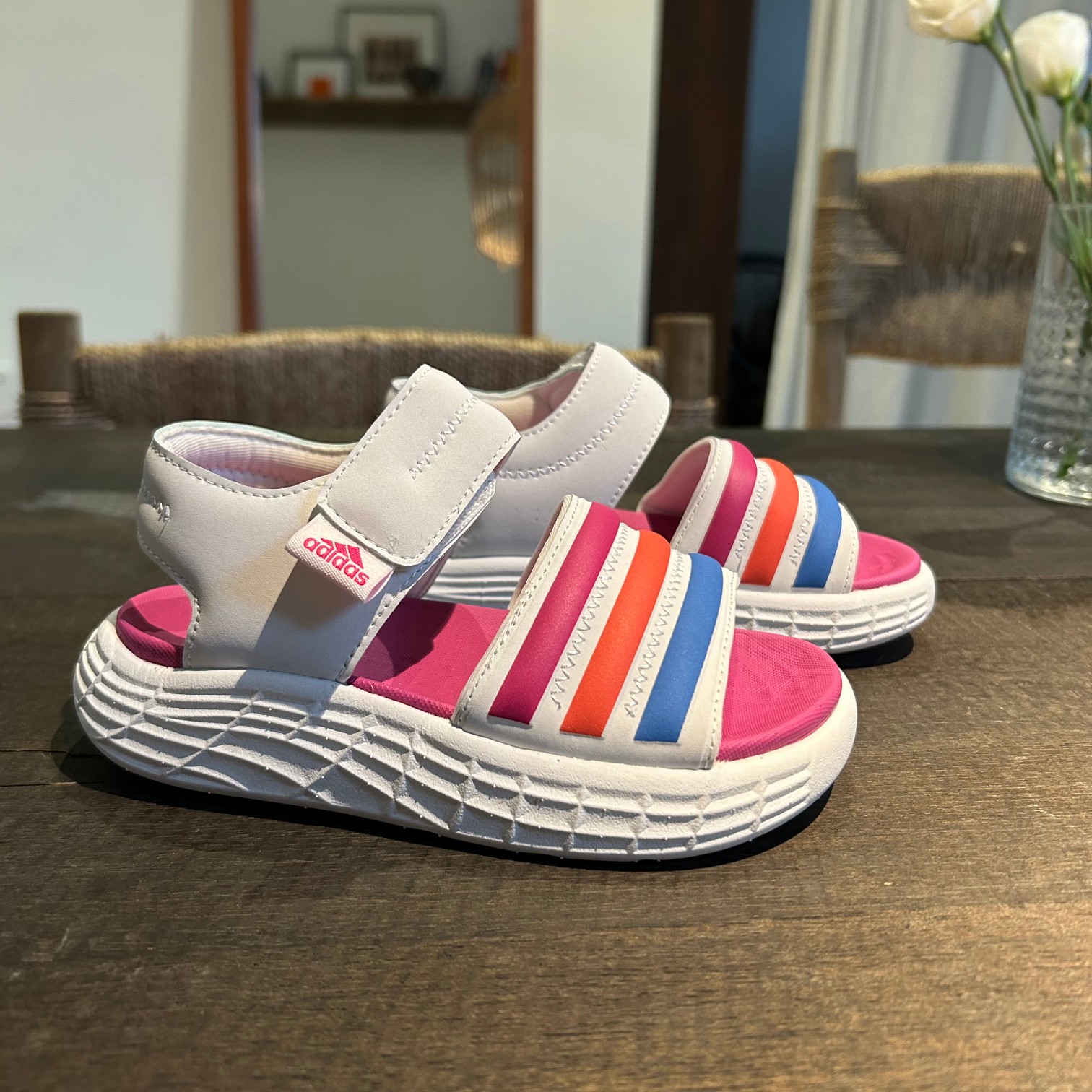 图片[7]-特价不退不换💝ADIDAS DURAMO SANDAQA 🎈 🚗ADIDAS三叶草露趾魔术贴透气休闲童鞋凉鞋🛵 🍎阿迪达斯官网最新款户外小众夏款凉鞋沙滩鞋💘 💖夏季韩版防滑软底透气休闲超轻便沙滩鞋潮鞋童鞋 ❤️ 🍒 颜色： 白，黑 尺码：26-37码-选品中心