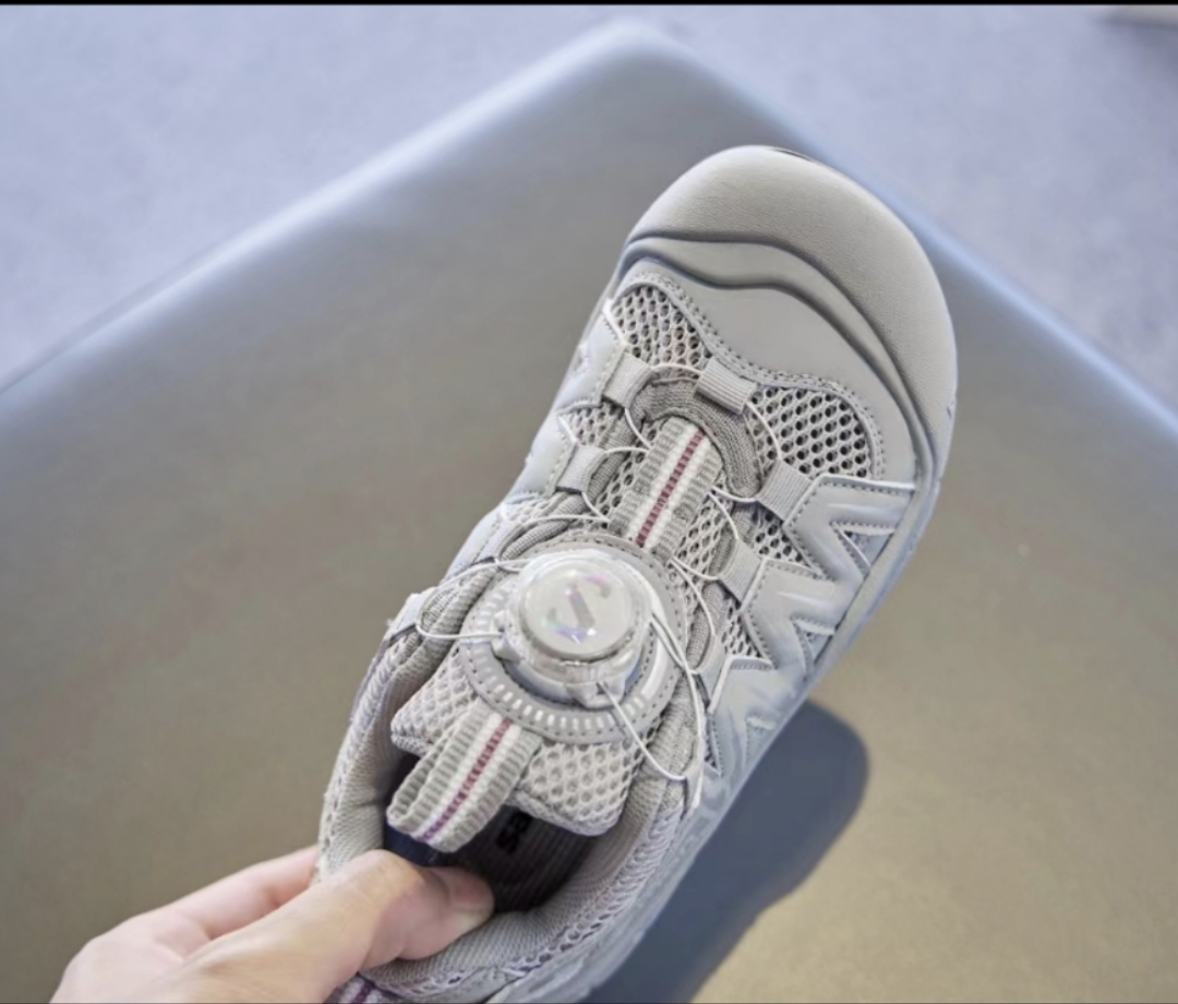 图片[5]-💖萨络蒙3D系列科恩联名款包头溯溪鞋！！！💝💲 🚗纯原萨络蒙 XA Pro 3D系列科恩联名款旋转纽扣儿童休闲越野机能运动跑步鞋🛵 ❤️SALOMON欧洲站最火爆的网红款软底溯溪鞋户外徒步鞋男女童百搭跑步鞋童鞋🎈 🍒官网潮牌韩版最新款减震防滑耐磨底透气休闲经典四季款潮鞋防踢登山鞋❤️ 🍒颜色：绿色，黑色，粉色，灰色 尺码：26-37码-选品中心