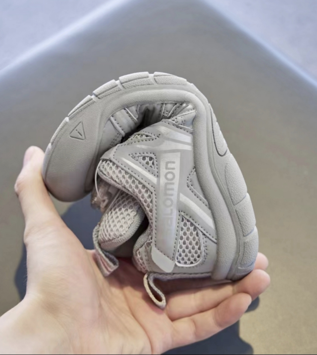 图片[6]-💖萨络蒙3D系列科恩联名款包头溯溪鞋！！！💝💲 🚗纯原萨络蒙 XA Pro 3D系列科恩联名款旋转纽扣儿童休闲越野机能运动跑步鞋🛵 ❤️SALOMON欧洲站最火爆的网红款软底溯溪鞋户外徒步鞋男女童百搭跑步鞋童鞋🎈 🍒官网潮牌韩版最新款减震防滑耐磨底透气休闲经典四季款潮鞋防踢登山鞋❤️ 🍒颜色：绿色，黑色，粉色，灰色 尺码：26-37码-选品中心