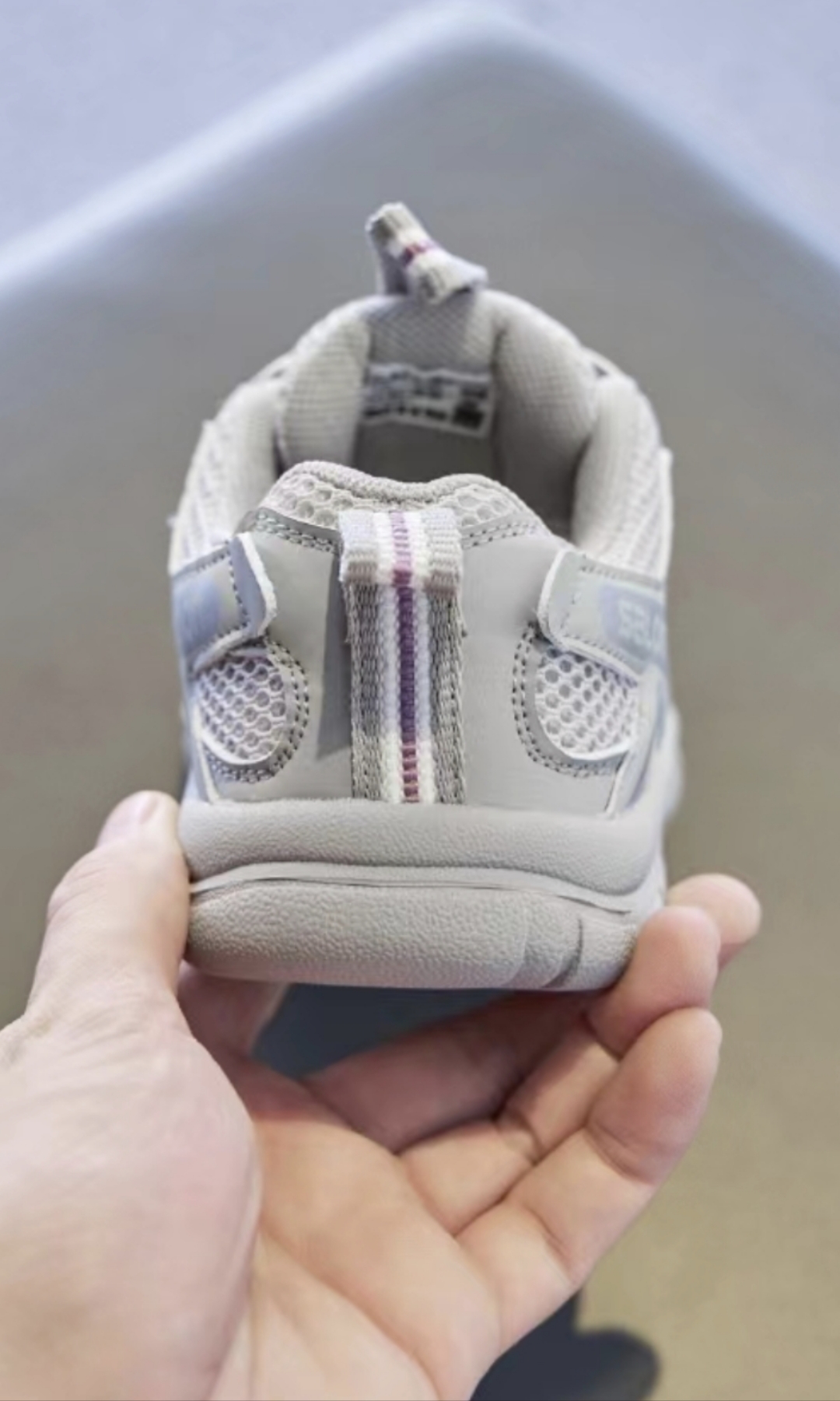 图片[8]-💖萨络蒙3D系列科恩联名款包头溯溪鞋！！！💝💲 🚗纯原萨络蒙 XA Pro 3D系列科恩联名款旋转纽扣儿童休闲越野机能运动跑步鞋🛵 ❤️SALOMON欧洲站最火爆的网红款软底溯溪鞋户外徒步鞋男女童百搭跑步鞋童鞋🎈 🍒官网潮牌韩版最新款减震防滑耐磨底透气休闲经典四季款潮鞋防踢登山鞋❤️ 🍒颜色：绿色，黑色，粉色，灰色 尺码：26-37码-选品中心