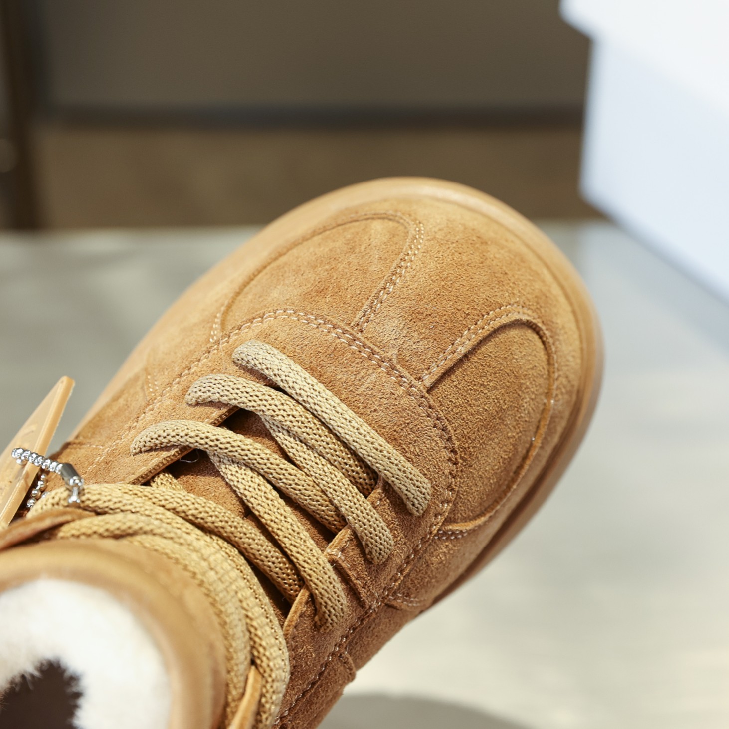 图片[4]-💖UGG卡皮巴拉马里奥雪地靴💝💲 🚗卡皮巴拉马里奥丑萌真皮大头冬季户外新款防寒靴真皮加绒潮流棉鞋雪地靴🛵 💘UGG 2024爆版周冬雨同款儿童雪地靴短筒防滑保暖厚底一脚蹬童鞋亲子鞋💝 🍒材料：牛皮+内里混纺羊毛+TPR滑底 实际脚长加0.5-1CM后选内长（注意：本身偏大一码） 🔥颜色：栗色+巧克力色 号码：26-37-选品中心