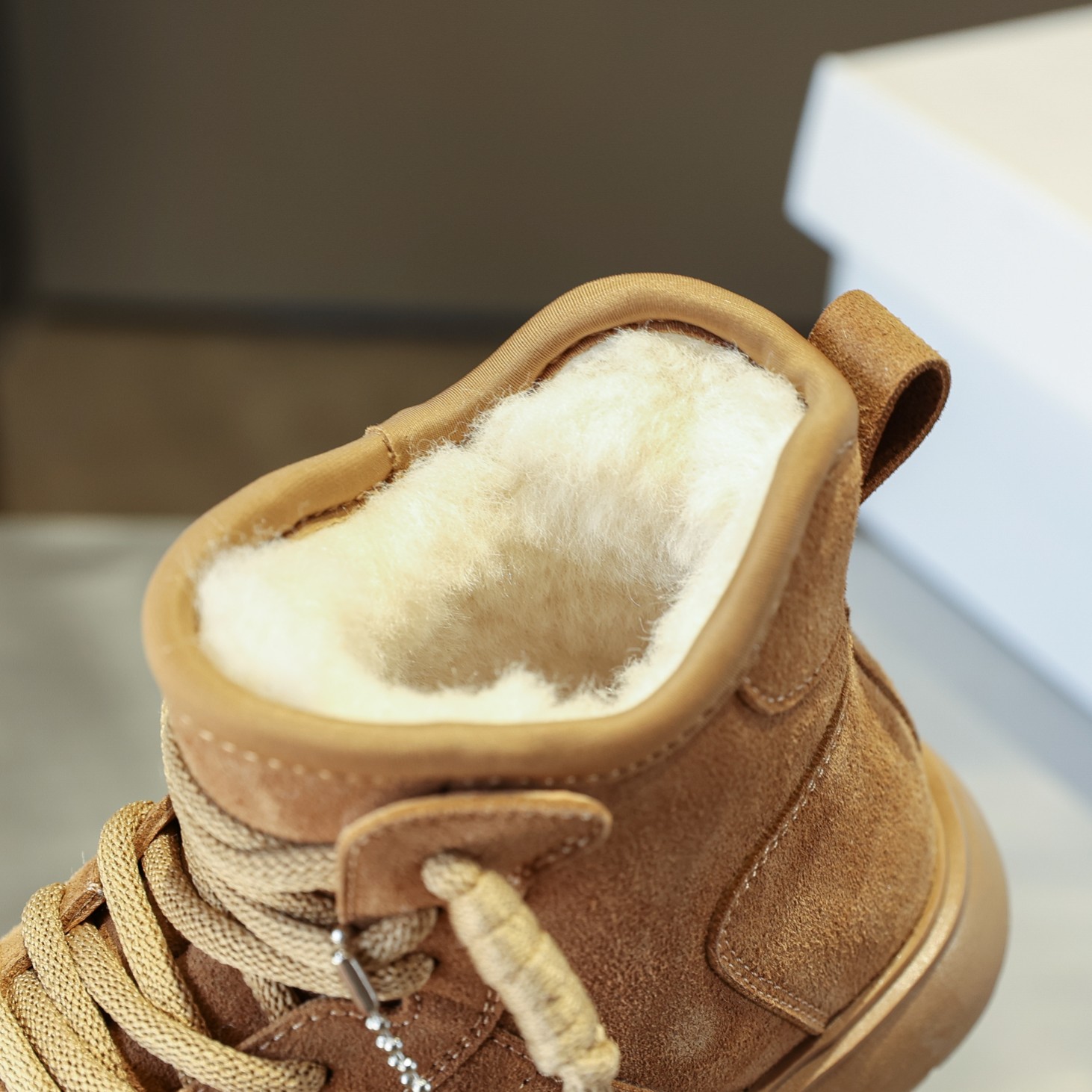 图片[5]-💖UGG卡皮巴拉马里奥雪地靴💝💲 🚗卡皮巴拉马里奥丑萌真皮大头冬季户外新款防寒靴真皮加绒潮流棉鞋雪地靴🛵 💘UGG 2024爆版周冬雨同款儿童雪地靴短筒防滑保暖厚底一脚蹬童鞋亲子鞋💝 🍒材料：牛皮+内里混纺羊毛+TPR滑底 实际脚长加0.5-1CM后选内长（注意：本身偏大一码） 🔥颜色：栗色+巧克力色 号码：26-37-选品中心