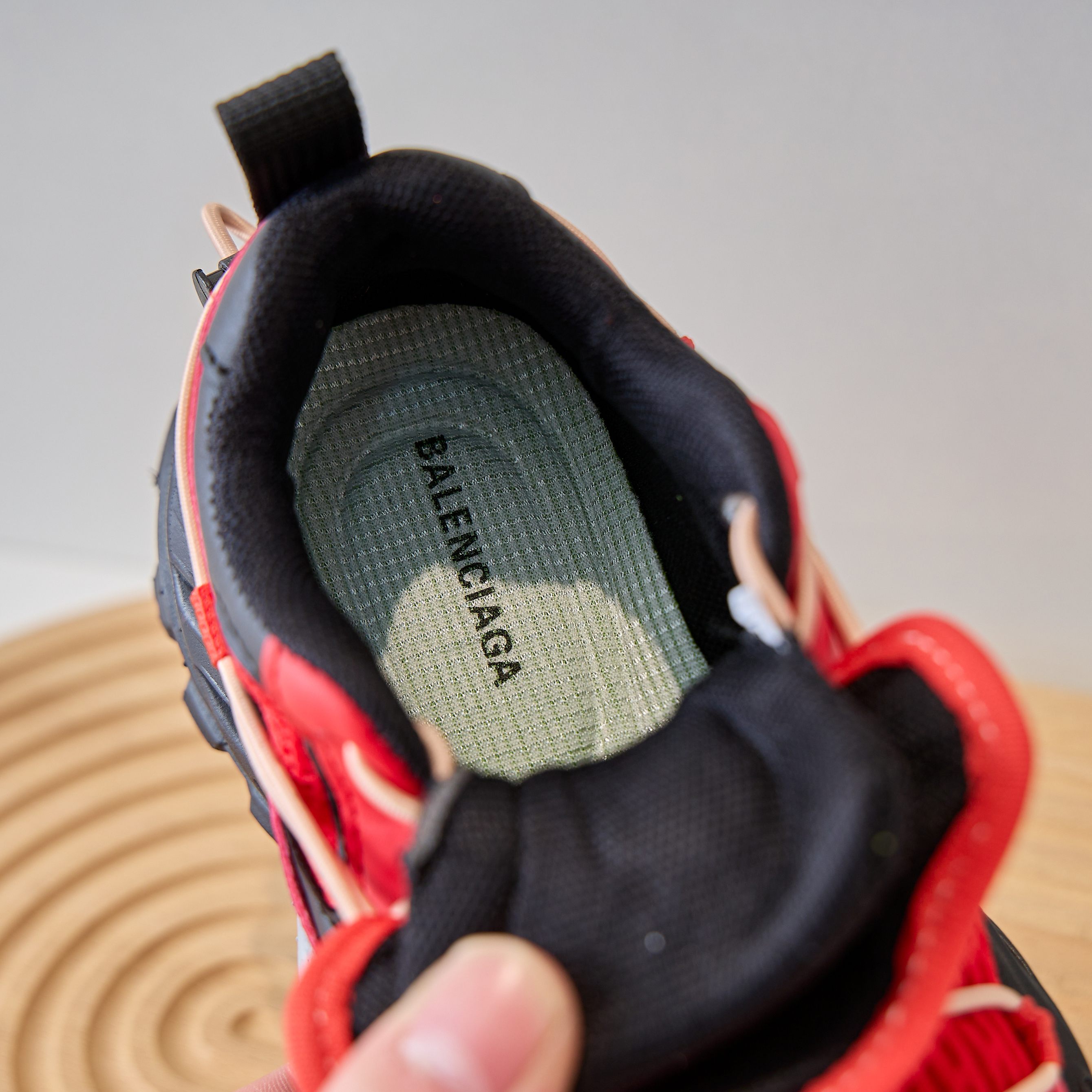 图片[4]-💝巴黎世家18XL登山鞋童鞋💘💲💰 🚗BALENCIAGA 15代18XL Hike最火爆的网红款松紧带儿童休闲登山鞋运动机能鞋🛵 🍎巴黎世家欧洲站走秀款厚底老爹鞋男女童松紧带户外徒步百搭跑步鞋炸街童鞋💖 🍒官网潮牌韩版最新款松紧带防滑增高底透气休闲经典四季款亲子潮鞋轻便童鞋🔥 🍒颜色： 灰色，黑色，红色 尺码：26-37码 实际脚长加0.5-1CM后选内长-选品中心