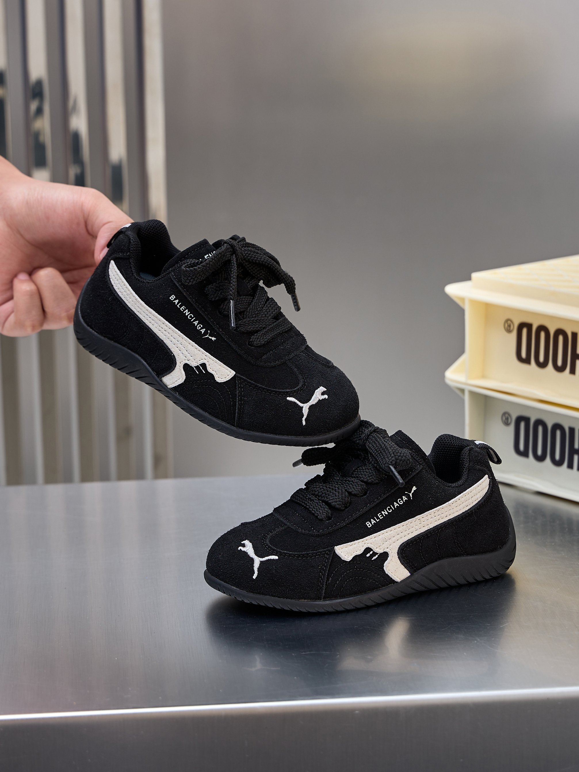 NO:338540,Balenciaga/Puma joint-branded children's shoes BALENCIAGA/UMA joint-branded versatile breathable German training shoes SEEDCAT BALENCIAGA suede sneakers Balenciaga Puma joint-branded homeless children's racing shoes inner Velcro men and girls genuine leather color-blocking street children's shoes official website trendy Korean version latest non-slip bottom breathable casual classic four-season parent-child trendy shoes outdoor running shoes color gray, black, yellow size 26-37 sizes Add 0.5-1CM to choose inner length, Balenciaga, balenciaga, sneakers,19860909巴黎世家/彪马联名款童鞋 BALENCIAGA/UMA 联名款百搭透气德训鞋SEEDCAT BALENCIAGA绒面运动鞋 巴黎世家彪马联名流浪汉童款赛车鞋内侧魔术贴男女童真皮拼色炸街童鞋 官网潮牌韩版最新款防滑底透气休闲经典四季款亲子潮鞋户外跑步鞋 颜色 灰色,黑色,黄色 尺码26-37码 实际脚长加0.5-1CM后选内长,巴黎世家,balenciaga,balenciaga,sneakers,,Children's