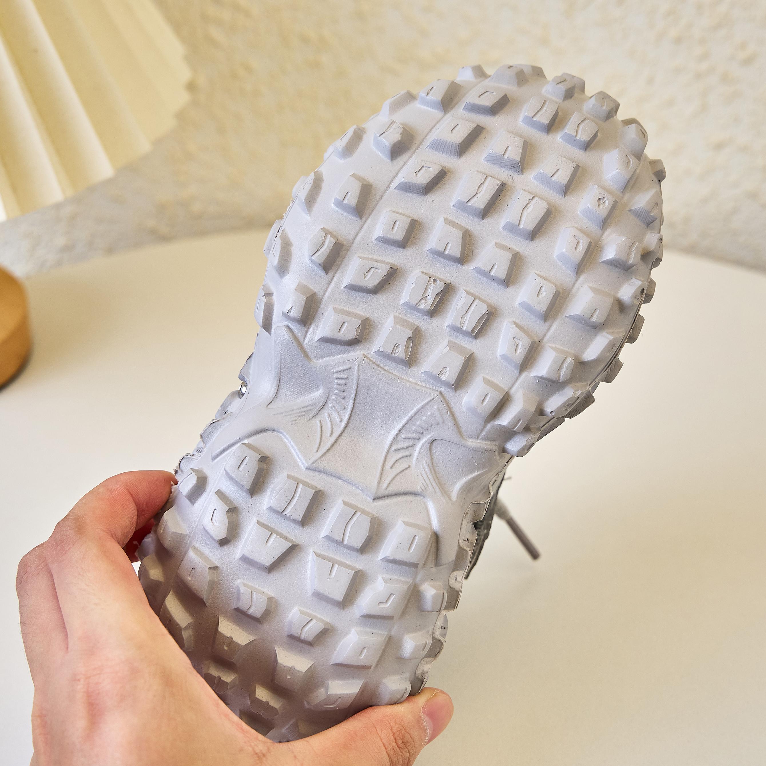 图片[7]-巴黎世家 铆钉轮胎鞋童鞋款26-37 🚗BALENCIAGA最火爆的网红款铆钉轮胎榴莲底儿童休闲复古风运动鞋🛵-选品中心