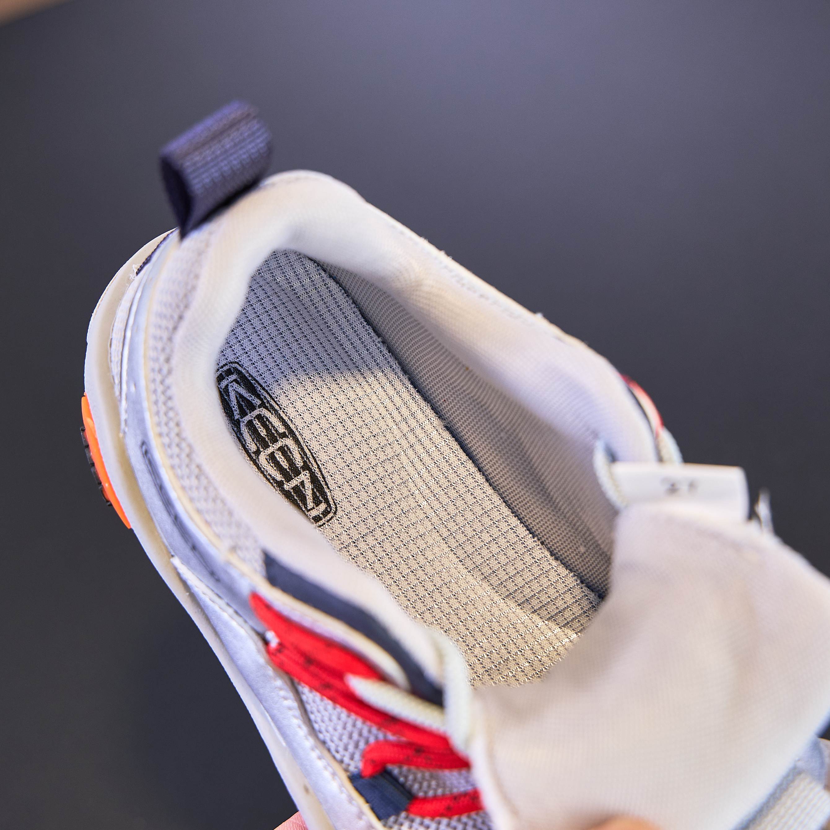 图片[4]-💝KEEN校园运动童鞋💘💲 🚗KEEN儿童校园帅气舒适透气耐磨松紧扣轻便休闲百搭童鞋🛵 🍎科恩官方新品25年最新款徒步机能防滑登山越野户外童鞋💖 🔥韩版防滑软底透气男女童飞速减震小众款包头亲子鞋童鞋🎈 🍒颜色： 紫色，银色，灰色 尺码：26-35码 实际脚长 加0.5-1CM后选内长-选品中心