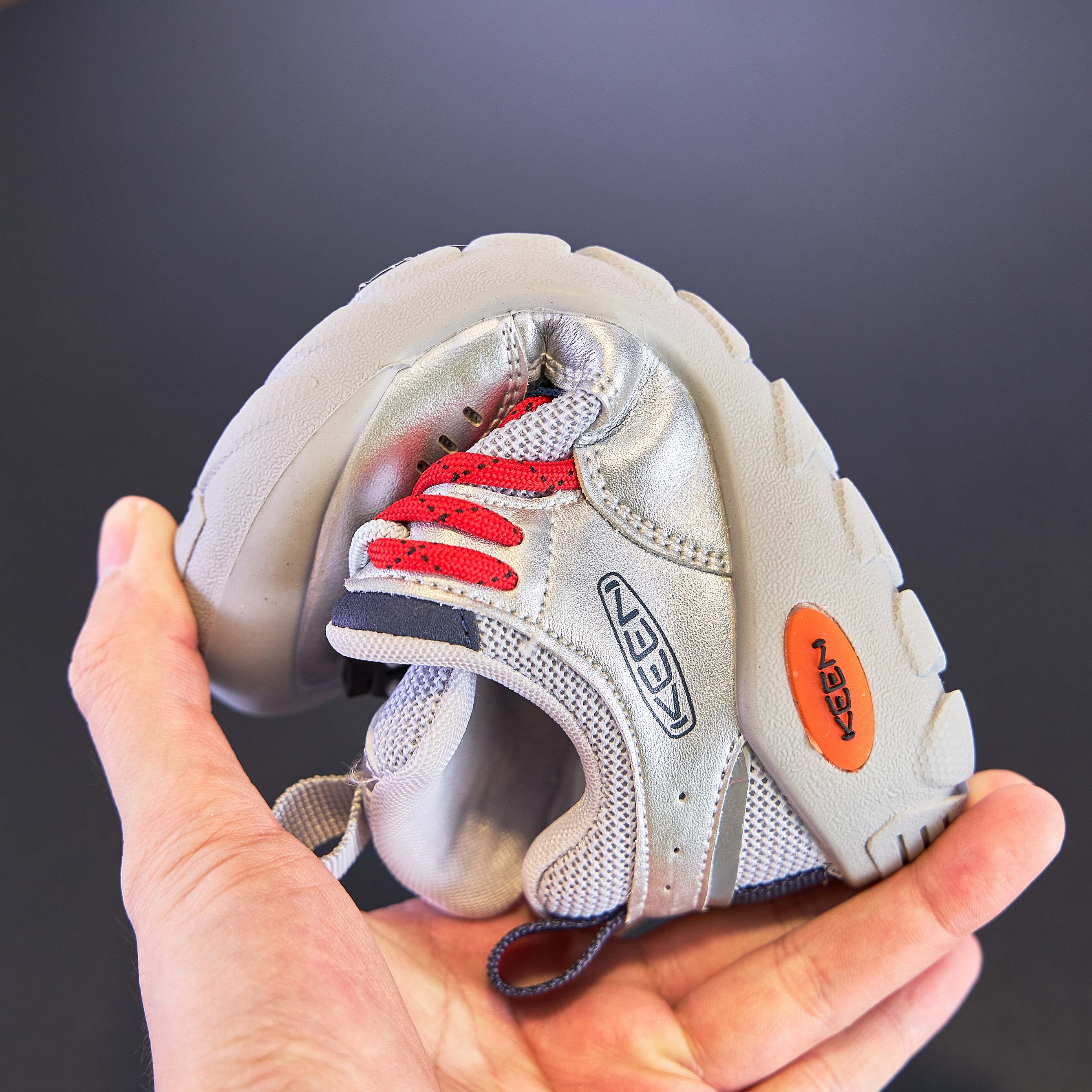 图片[6]-💝KEEN校园运动童鞋💘💲 🚗KEEN儿童校园帅气舒适透气耐磨松紧扣轻便休闲百搭童鞋🛵 🍎科恩官方新品25年最新款徒步机能防滑登山越野户外童鞋💖 🔥韩版防滑软底透气男女童飞速减震小众款包头亲子鞋童鞋🎈 🍒颜色： 紫色，银色，灰色 尺码：26-35码 实际脚长 加0.5-1CM后选内长-选品中心