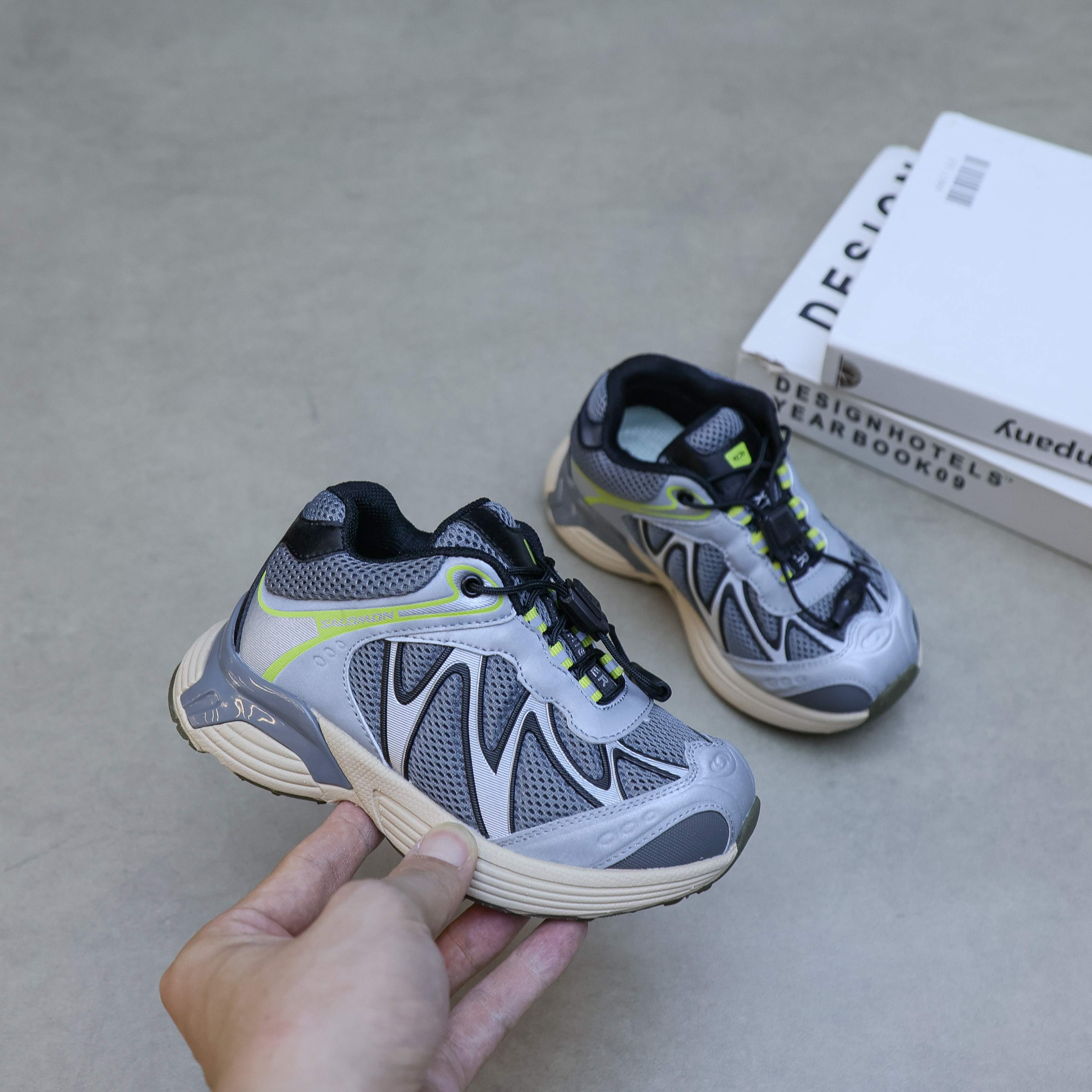 NO:339472,Salomon XT-WHISPER elastic buckle children's shoes Pure original Salomon XT-WHISPER elastic buckle Bai Jingting Internet celebrity children's casual outdoor off-road functional sports running shoes SALOMON Europe's most popular catwalk thick-soled dad shoes outdoor hiking shoes for boys and girls versatile running shoes for children's shoes official website trendy Korean version latest shock-absorbing anti-slip wear-resistant sole breathable casual classic four-season trendy shoes retro style parent-child shoes children's shoes color pink, silver white sand field gray, brown size 26-37 sizes Add 0.5-1CM to choose inner length, Salomon,19860909萨络蒙XT-WHISPER松紧扣童鞋 纯原萨络蒙XT-WHISPER松紧扣白敬亭网红款儿童休闲户外越野机能运动跑步鞋 SALOMON欧洲站最火爆的走秀款厚底老爹鞋户外徒步鞋男女童百搭跑步鞋童鞋 官网潮牌韩版最新款减震防滑耐磨底透气休闲经典四季款潮鞋复古风亲子鞋童鞋 颜色 粉色,银白色 沙场灰,棕色  尺码26-37码 实际脚长加0.5-1CM后选内长,萨洛蒙,,Children's