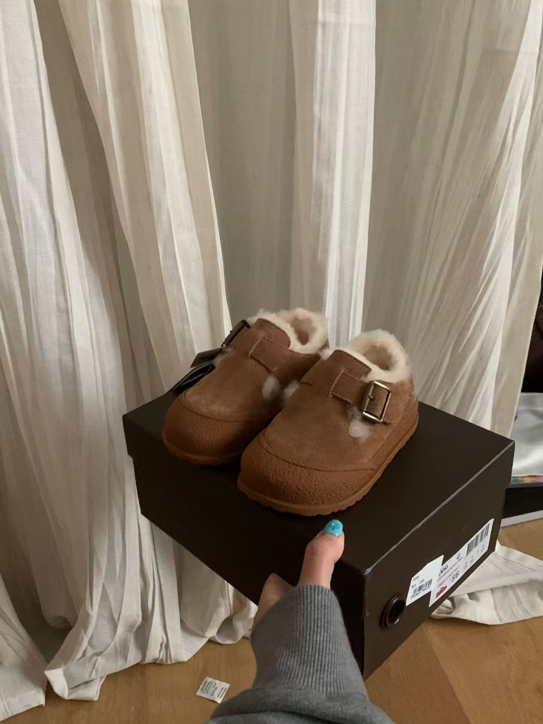 NO:617300,UGG OB923 model, high-end boutique, classic maroon, Velcro closure, size 25 27 29 31 33 35, high mercerized cowhide + wool lining + rubber outsole, snow boots, boots, cowhide,19860909UGG OB923款 高端精品 经典栗色 闭合方式魔术贴 尺码25 27 29 31 33 35 高丝光牛皮+羊毛内里+橡胶大底,雪地靴,boots,cowhide,,Children's