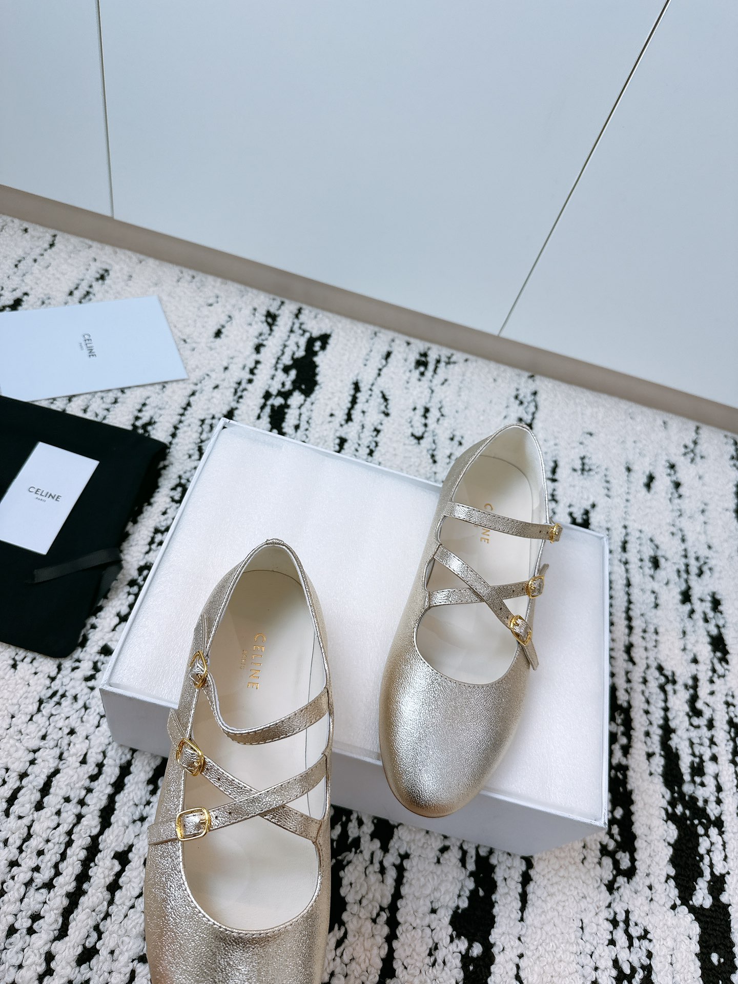 Celine Fall/Winter Retrospect: Sexy Mary Jane Shoes, Thin Belts, Big Bottoms. - 图片 4