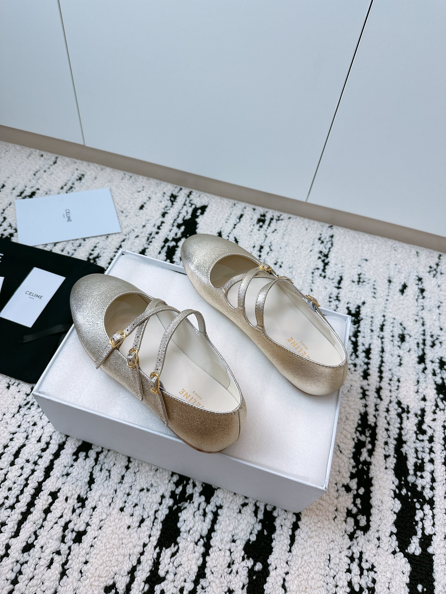 Celine Fall/Winter Retrospect: Sexy Mary Jane Shoes, Thin Belts, Big Bottoms. - 图片 5