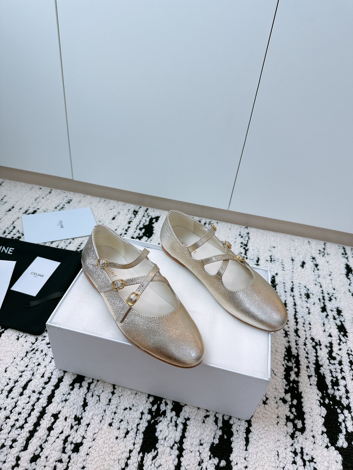 Celine Fall/Winter Retrospect: Sexy Mary Jane Shoes, Thin Belts, Big Bottoms. - 图片 3