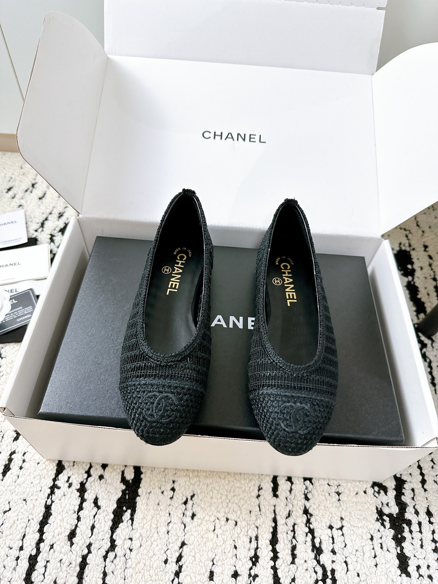 NO:261684,Purchasing grade Xiaoxiang 25/A Spring and Summer Knitted Ballet Shoes Counter Quality One of the must-have classics every year!  Latest designs make it more visible and tasteful ~ All materials are customized according to the original version!  Purchase genuine products to develop. Universal and versatile artifact, summer beach, durable model. Fabric sole customization on official website. Size 35-40 (customized for 40, 41), ballet shoes19860909代购级 小香25/A春夏 针织芭蕾鞋 专柜品质 每年必入的经典款之一！最新 设计 更加彰显和品味～所有材质都根据原版定制！购入正品开发.万能百搭神器,夏日沙滩,耐造款. 面料 底 官网对版定制 码数35-40（40、41定做）,芭蕾舞鞋,Women's Shoes