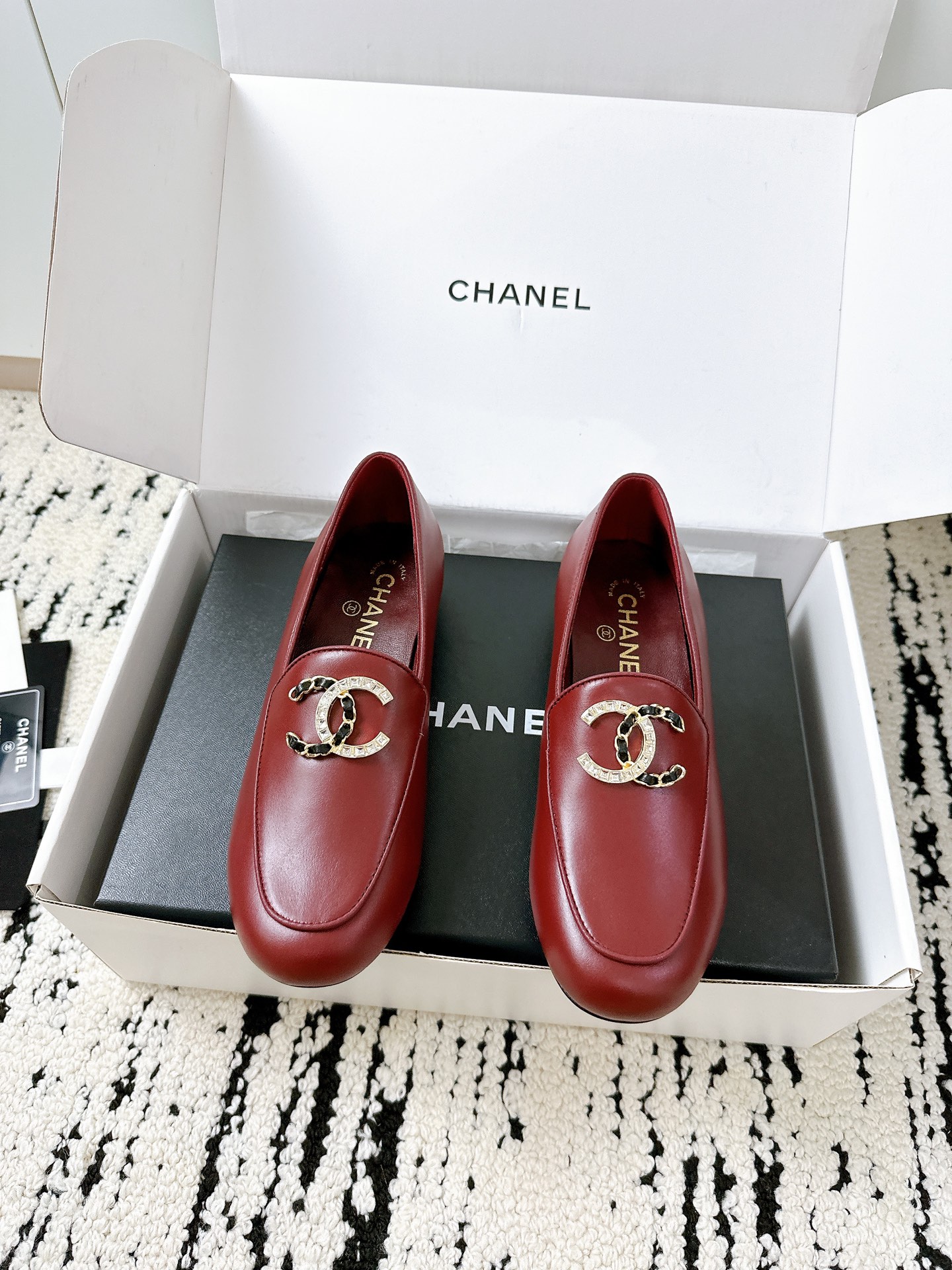 NO:403912,New versatile flat heel bag head drag, exclusive must-have hot product, goddess series, irresistible, heart-wrenching... Light luxury and fashionable, work, daily wear, no tiring, imported sheepskin/cowhide, material, comfortable sheepskin, Italian original leather outsole, top 35-39 [40.41 custom] Requires a different price for the aircraft box., loafers semi-trailer, loafers, cowhide, sheepskin, Leather soles19860909新款百搭平跟包头拖,独家必备爆款,女神系列 让人无法抗拒,心动ing…… 轻奢时髦 上班 日常穿搭不累脚 进口羊皮/牛皮 材质 内里垫脚舒适羊皮 意大利原版真皮大底 顶级35-39 [40.41定做] 需要飞机盒另元.,乐福鞋半拖,loafers,cowhide,sheepskin,Leather soles,Women's Shoes