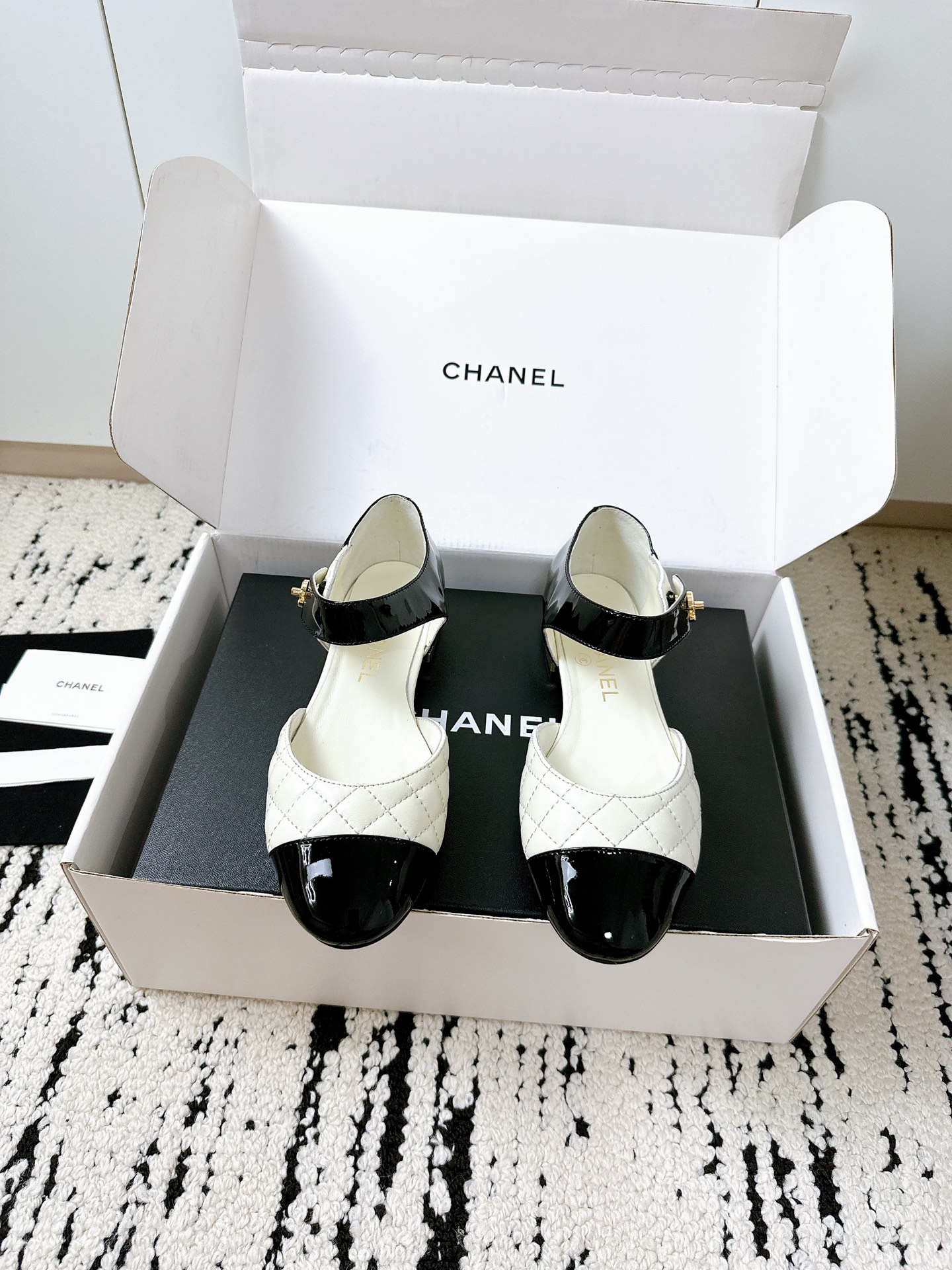 Chanel Chanel 25 / ¡Un nuevo estilo de verano, la última versión de mocasines [grado auténtico]! ! ¡Esta serie ya está …