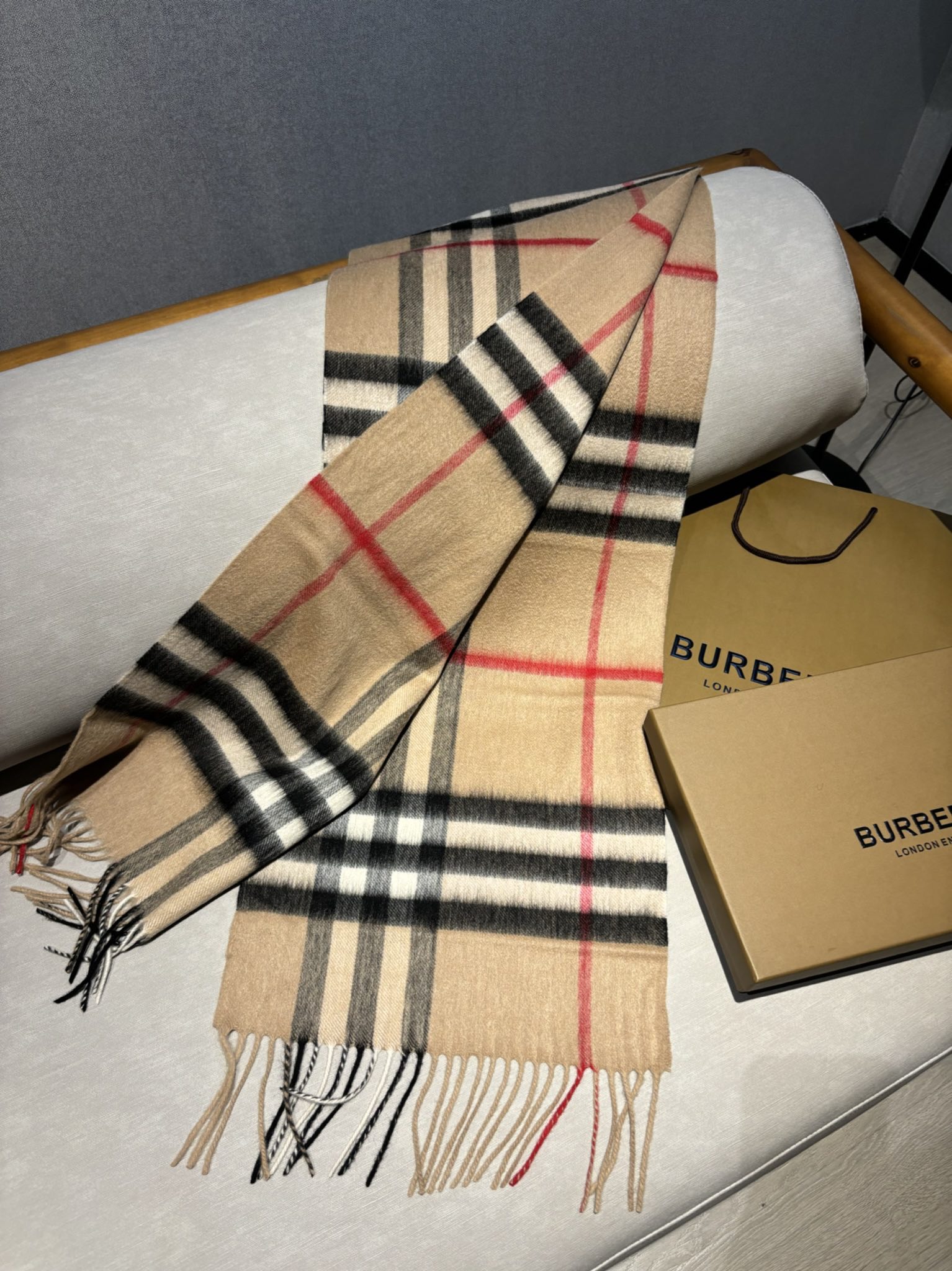 博柏利 Burberry 经典高级手袋包包 #IgIQ 4