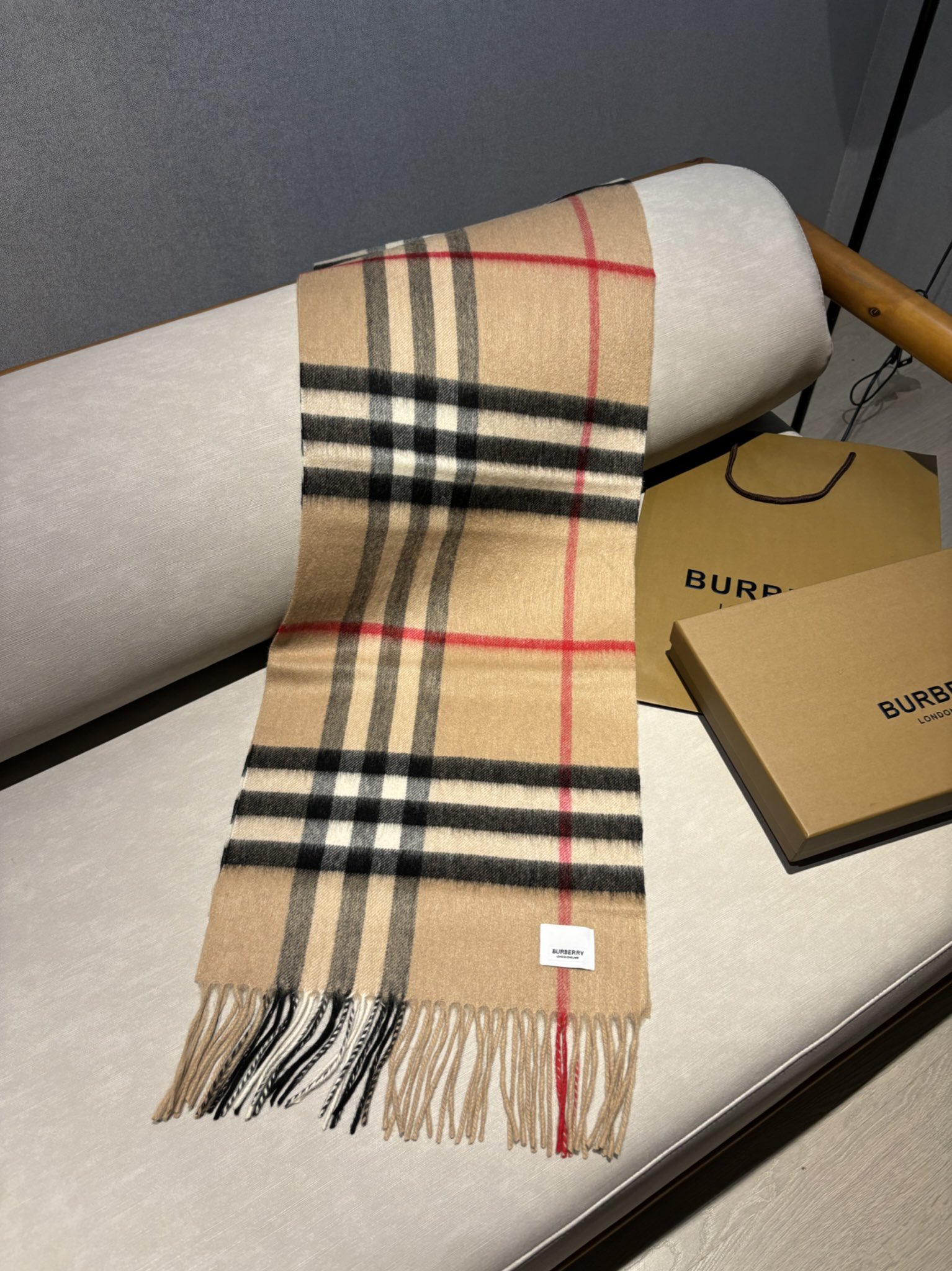 博柏利 Burberry 经典高级手袋包包 #IgIQ 3