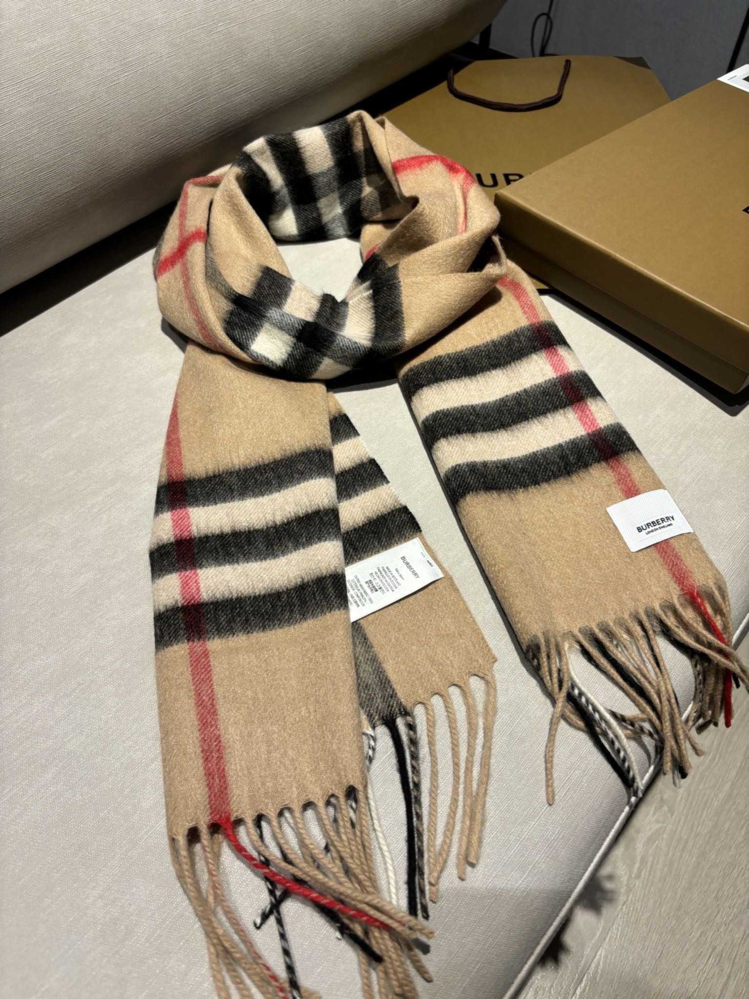 博柏利 Burberry 经典高级手袋包包 #IgIQ 9