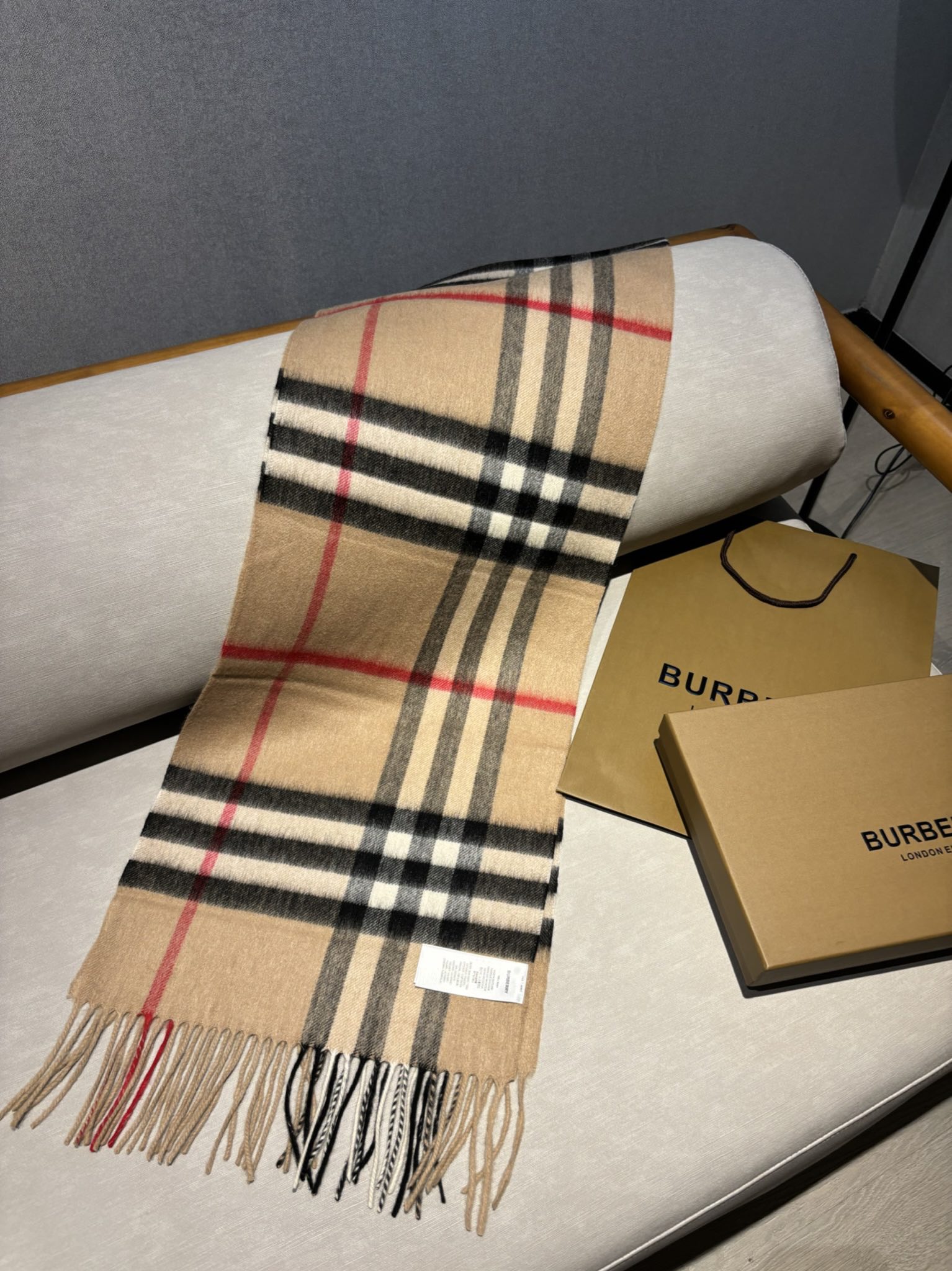 博柏利 Burberry 经典高级手袋包包 #IgIQ 8